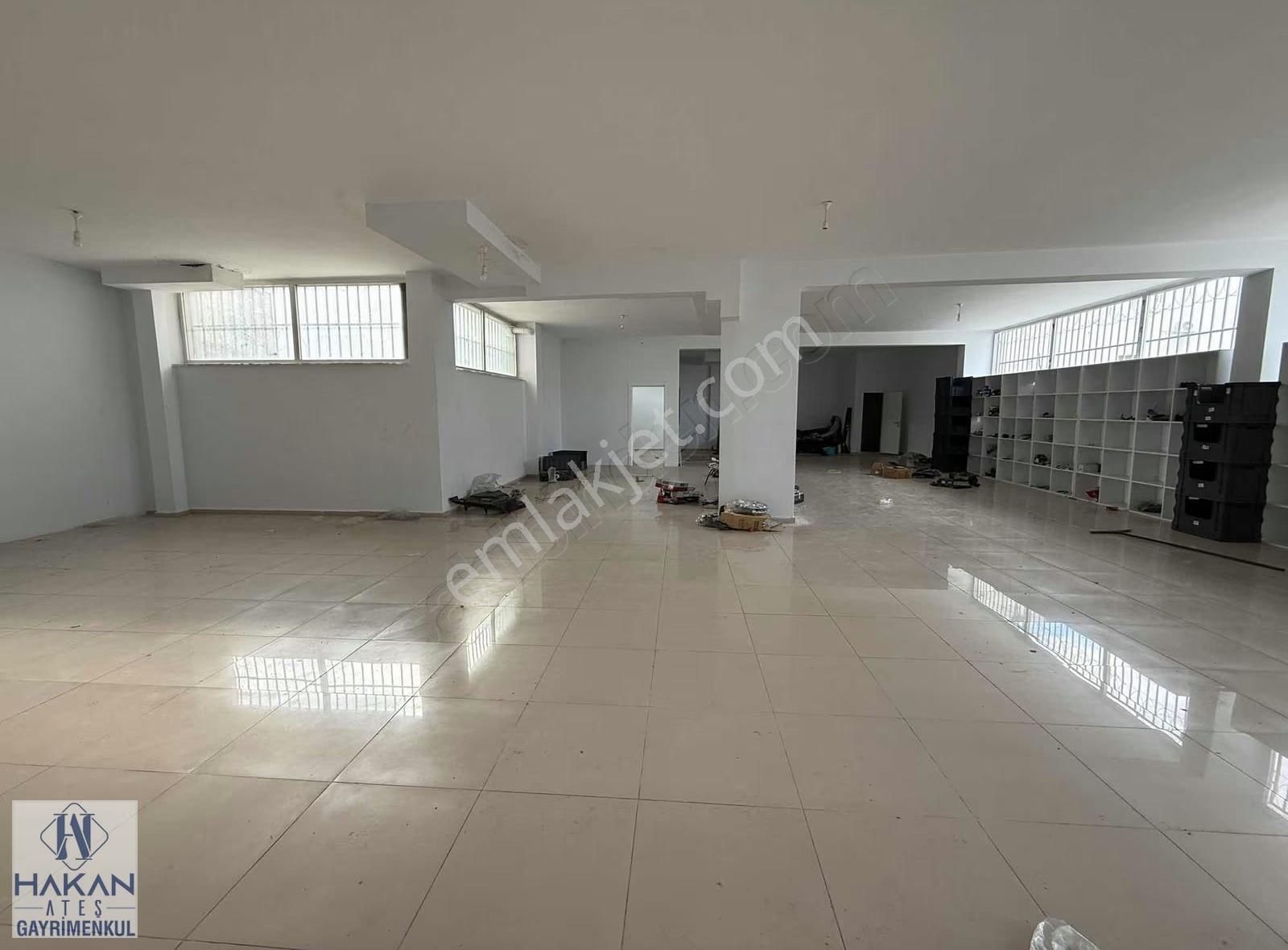 Hakan Ateş"ten Otosansitte Ana Cadde Üzeri Kiralık Dükkan - Görsel 23