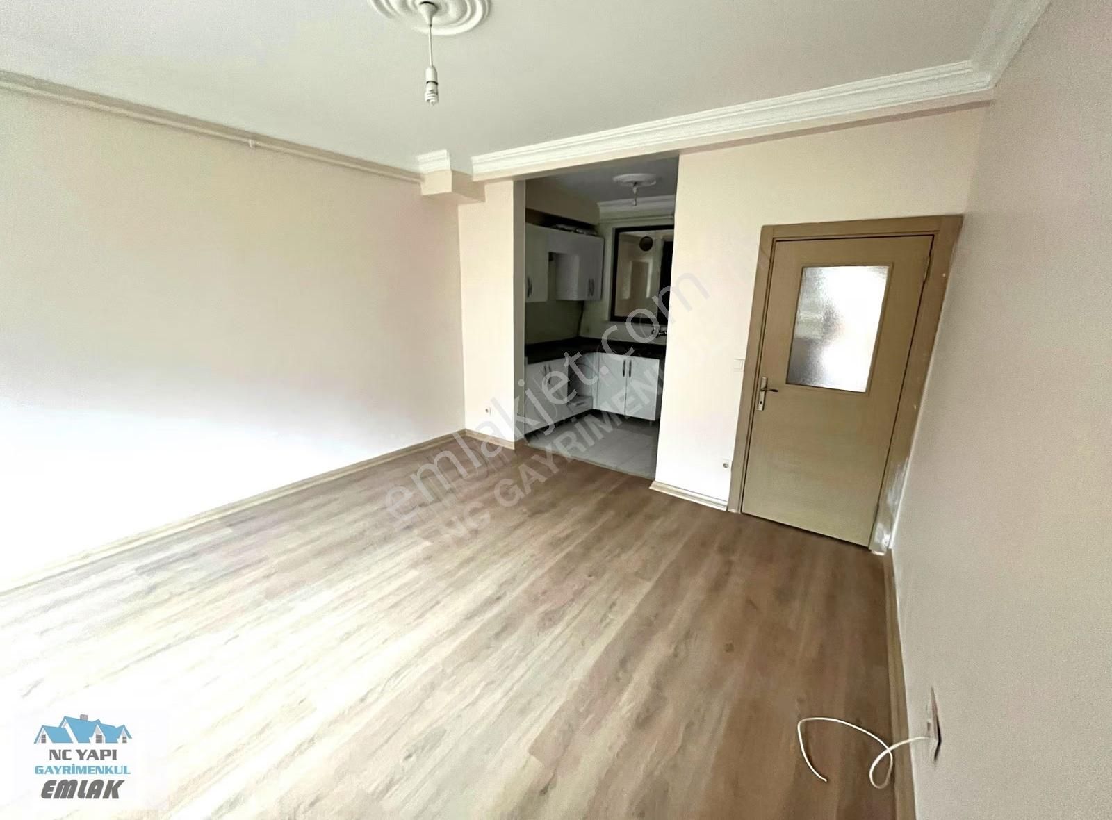 Çekmeköy Merkez'de Satılık 2+1 Bahçe Katı Daire (krediye Uygun) - Görsel 6