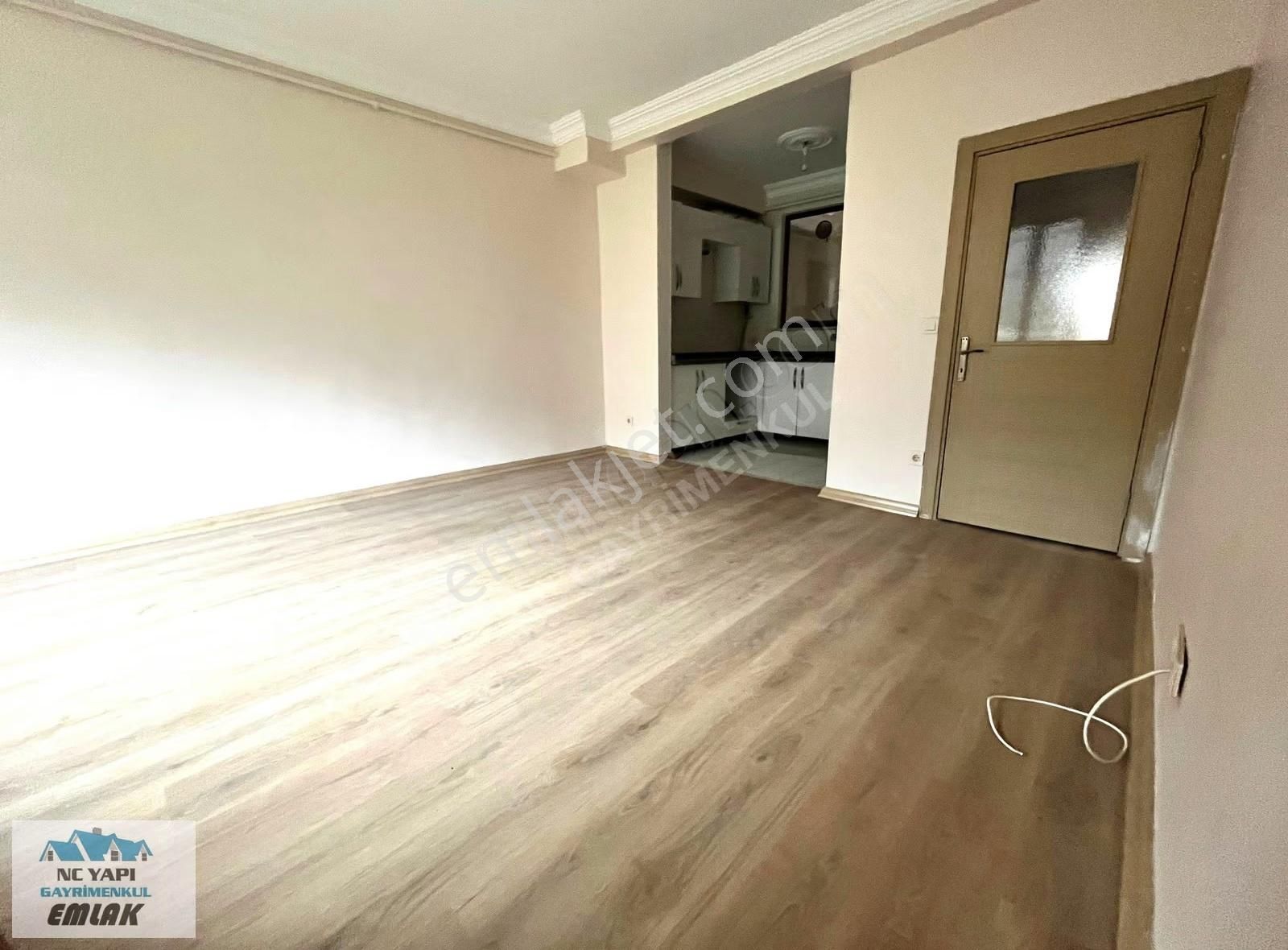 Çekmeköy Merkez'de Satılık 2+1 Bahçe Katı Daire (krediye Uygun) - Görsel 2