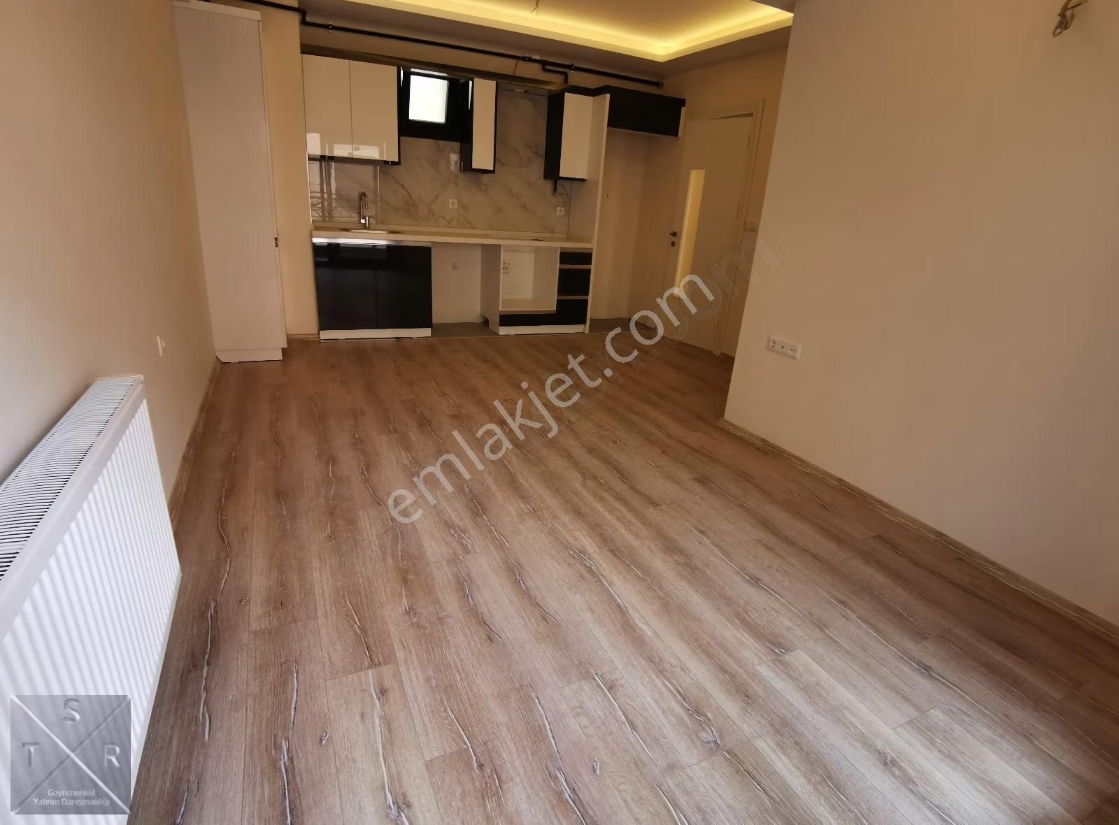 Tsr'den Eminevim ,fuzulevime Uygun Arakat Satılık 2+1 Daire