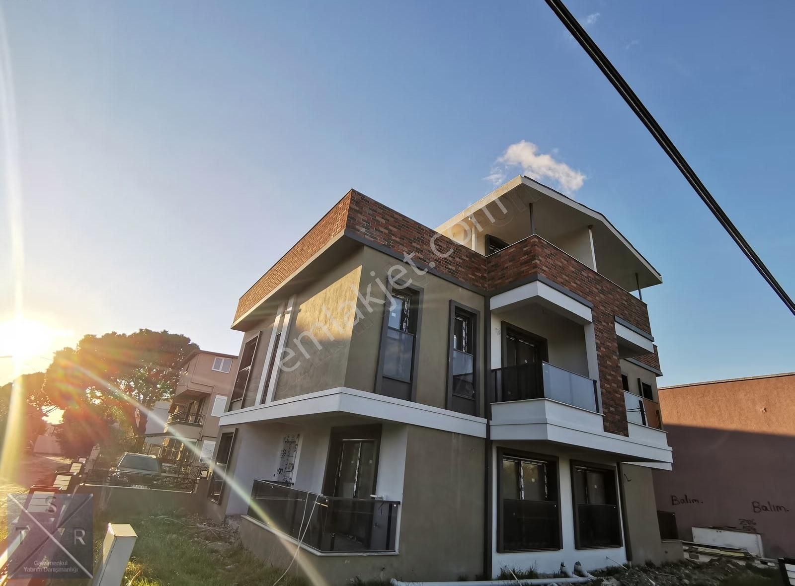 Tsr'den Yenişakran Afacan Mevki Satılık 4+1 Triplex Villa