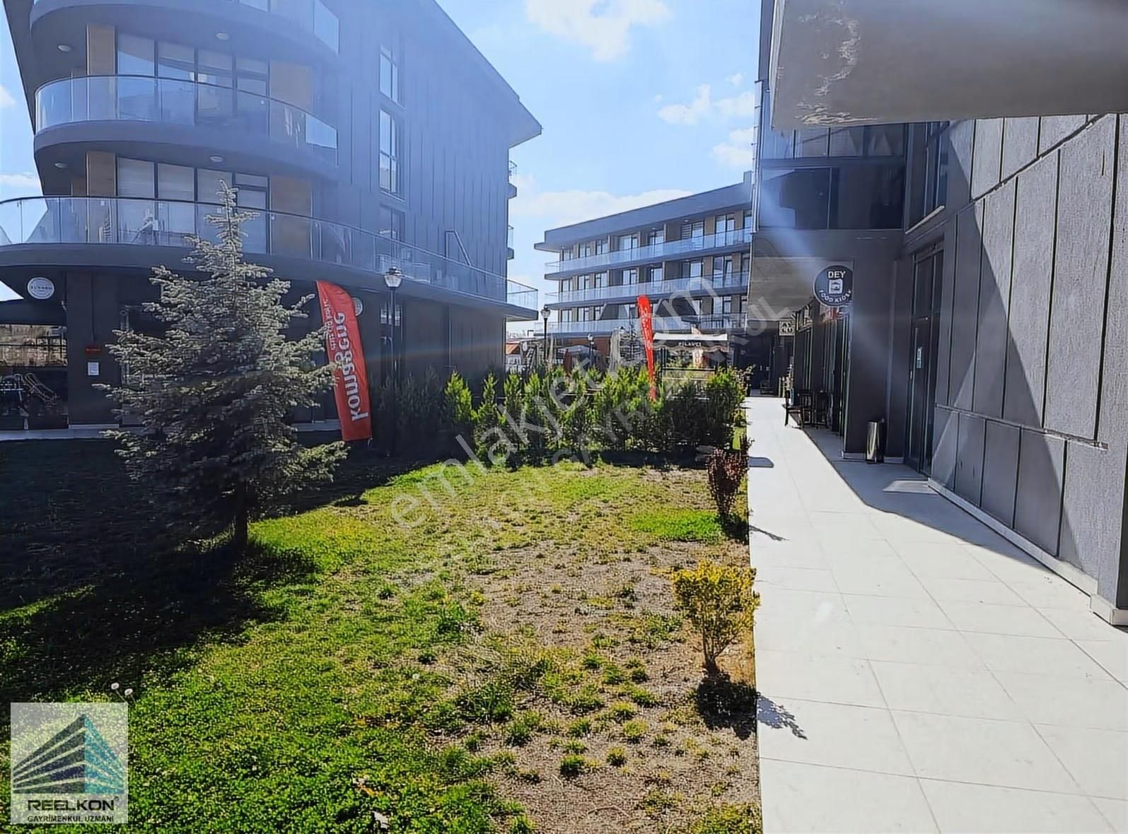 İncek Avluda Katta 1+1 Boş - Görsel 17