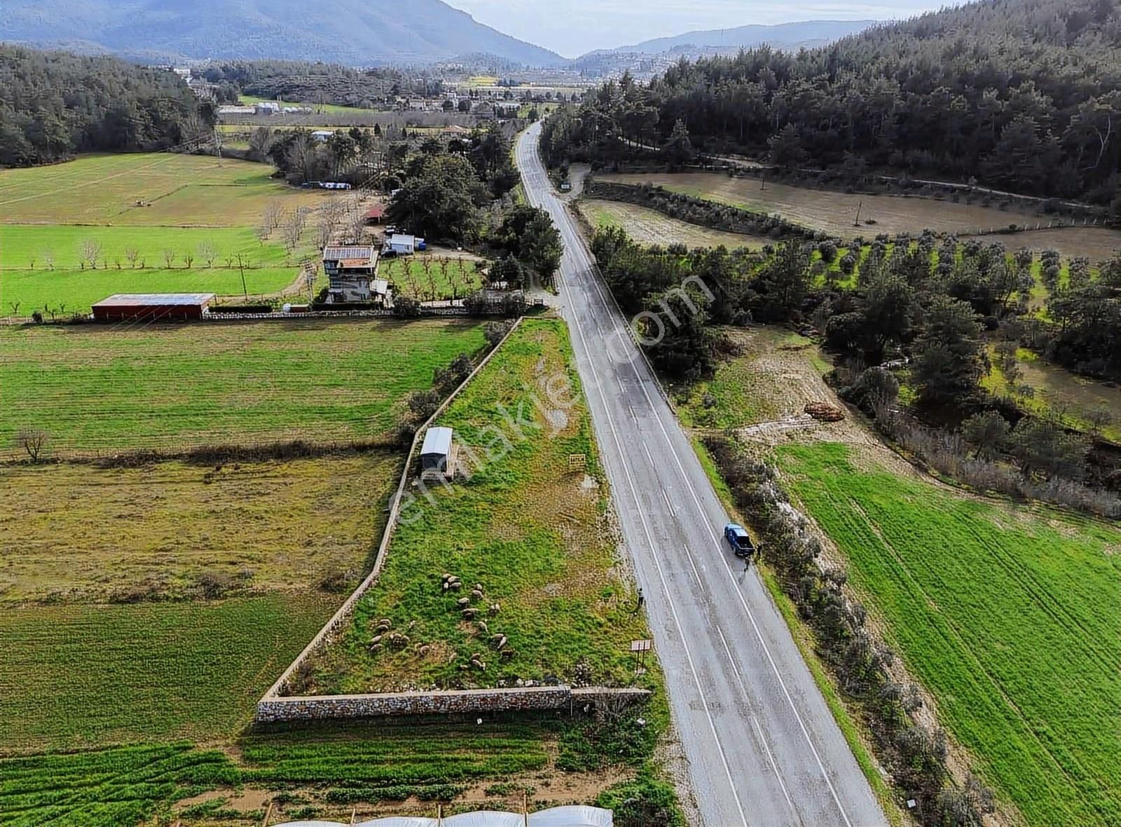 Coşar Emlak'tan | Ataköy'de Ana Yol Cepheli | Değerli Yatırım - Görsel 2