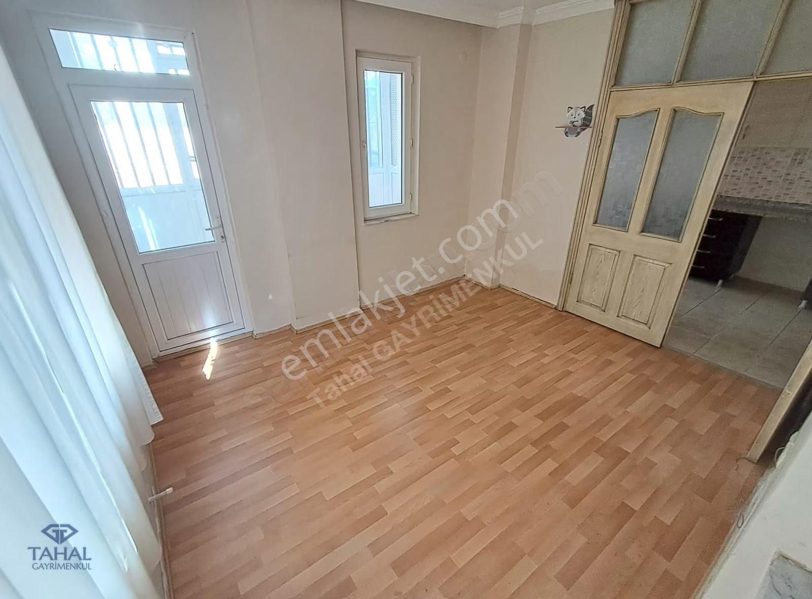 Yeni Emek'te Satılık 1+1 Y.giriş Herşey Ayrı 70m2 Geniş Balkonlu - Görsel 7