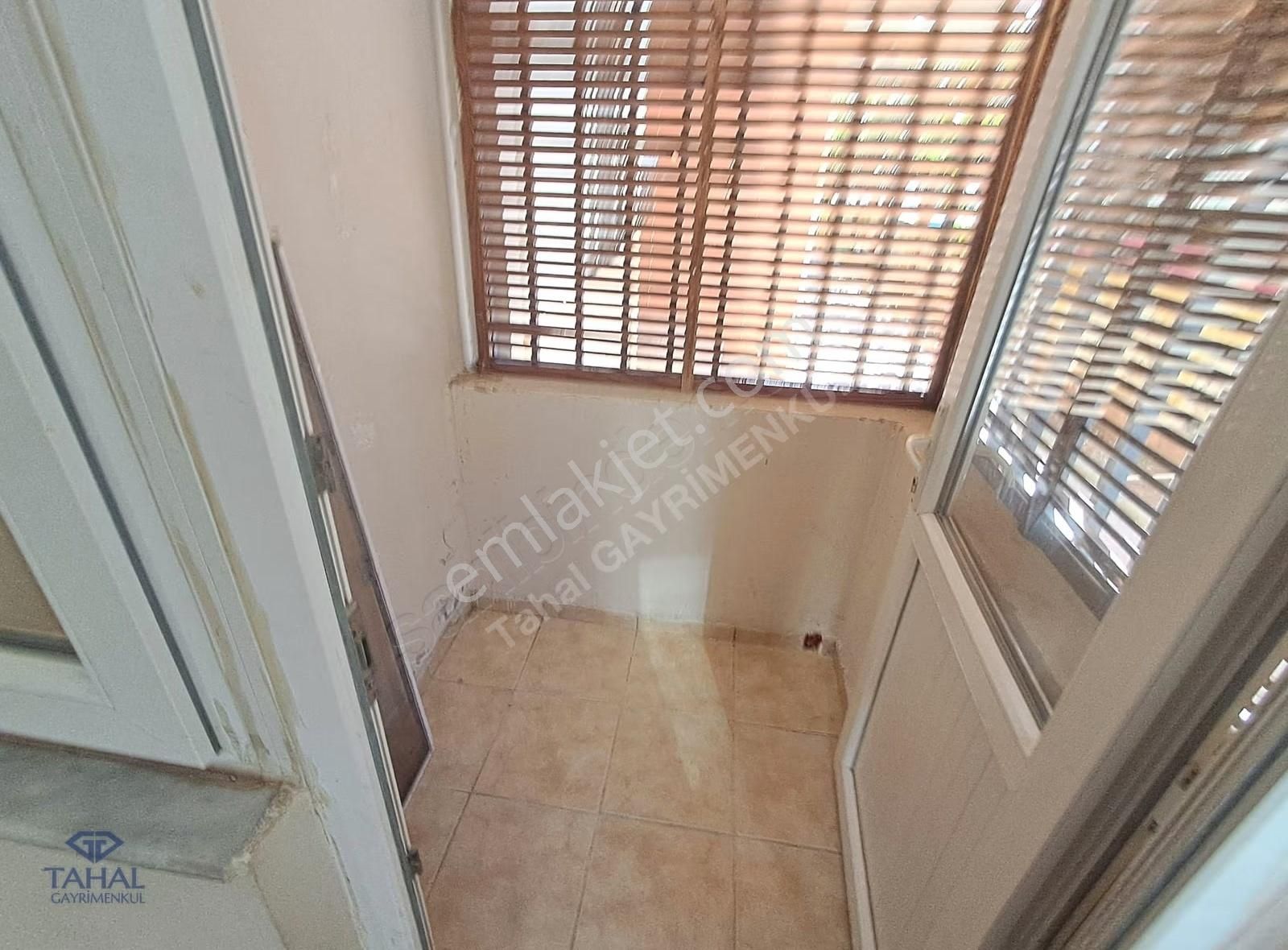 Yeni Emek'te Satılık 1+1 Y.giriş Herşey Ayrı 70m2 Geniş Balkonlu - Görsel 15