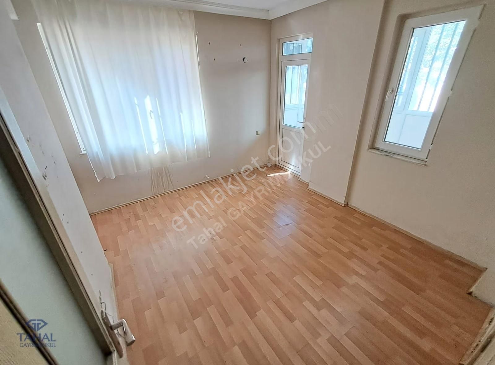 Yeni Emek'te Satılık 1+1 Y.giriş Herşey Ayrı 70m2 Geniş Balkonlu - Görsel 8