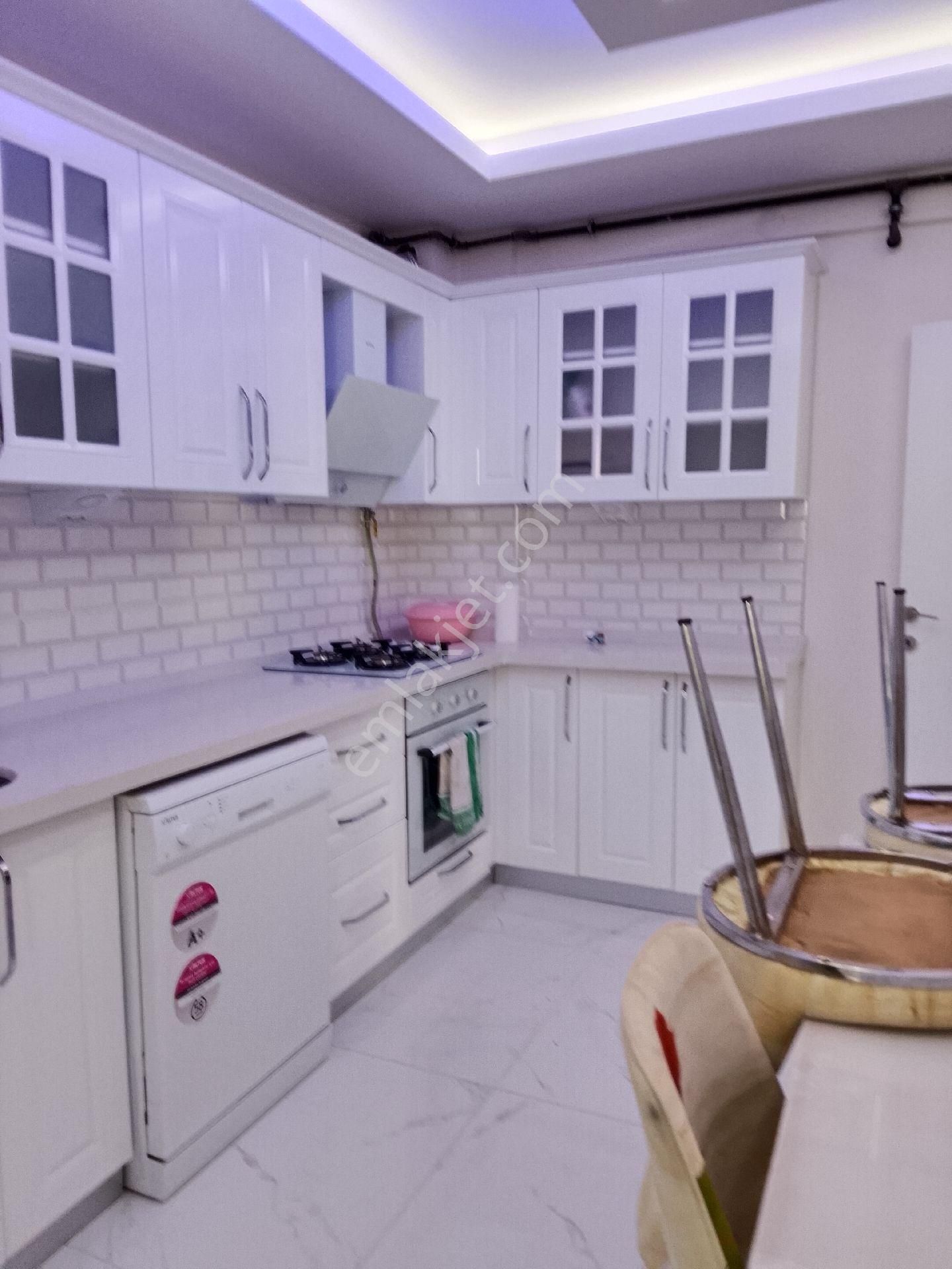 71 Evler Mahallesi Pazar Sokağı İskanlı Özel Garajlı Satılık 2+1 Daire - Görsel 4