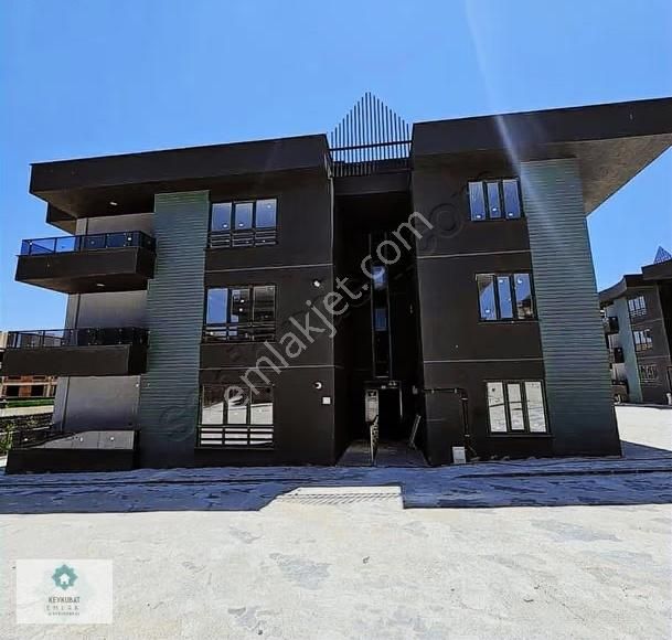 Pruva 75 Sitelerinde Ulaşımı Kolay Ara Kat 2+1 Daire.