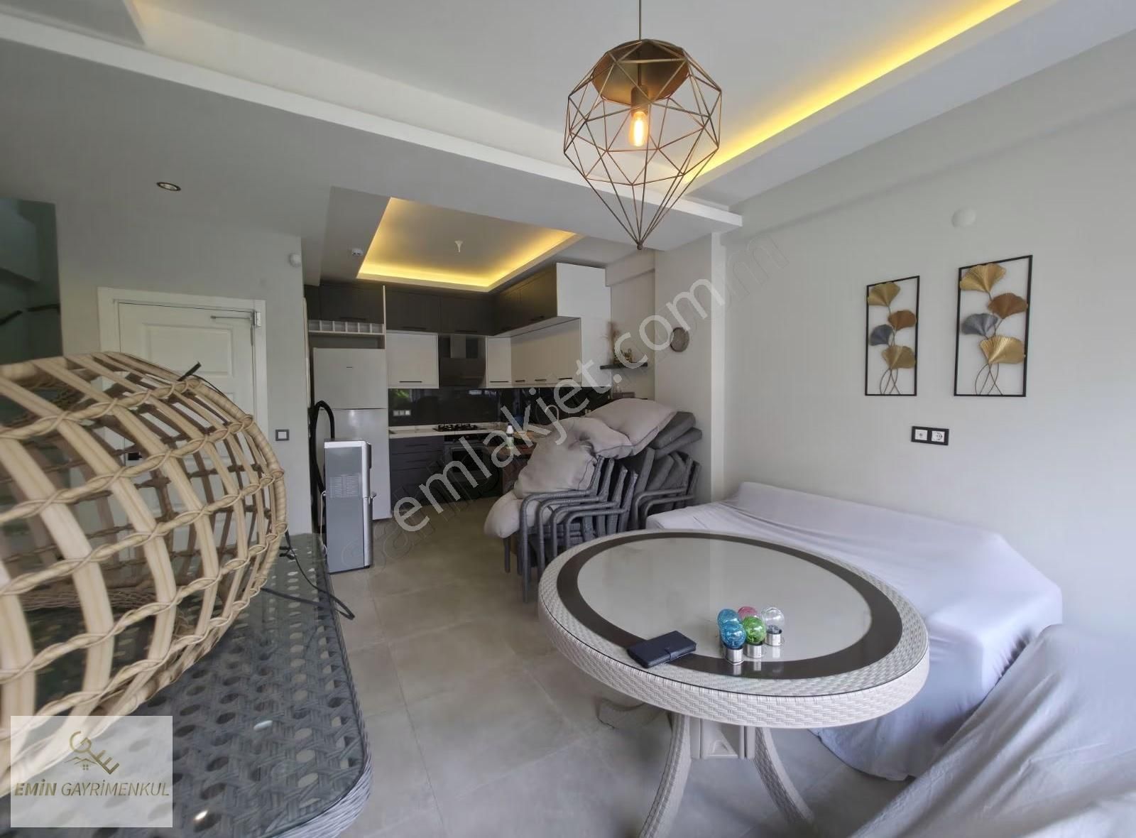 Havuzlu Site İçerisinde Müstakil Villa - Görsel 11