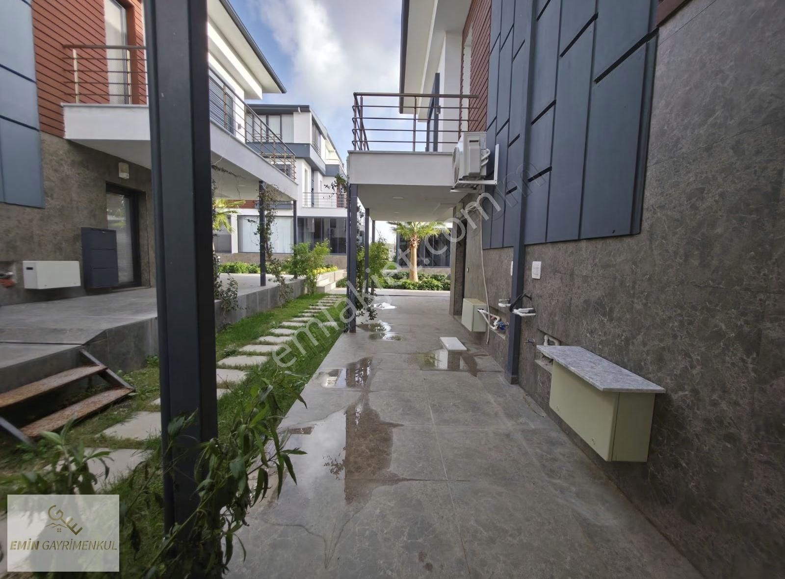 Havuzlu Site İçerisinde Müstakil Villa - Görsel 10