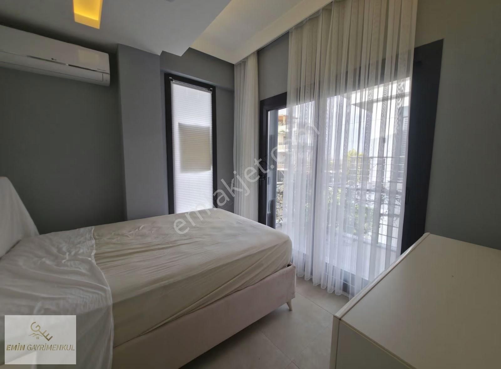 Havuzlu Site İçerisinde Müstakil Villa - Görsel 20