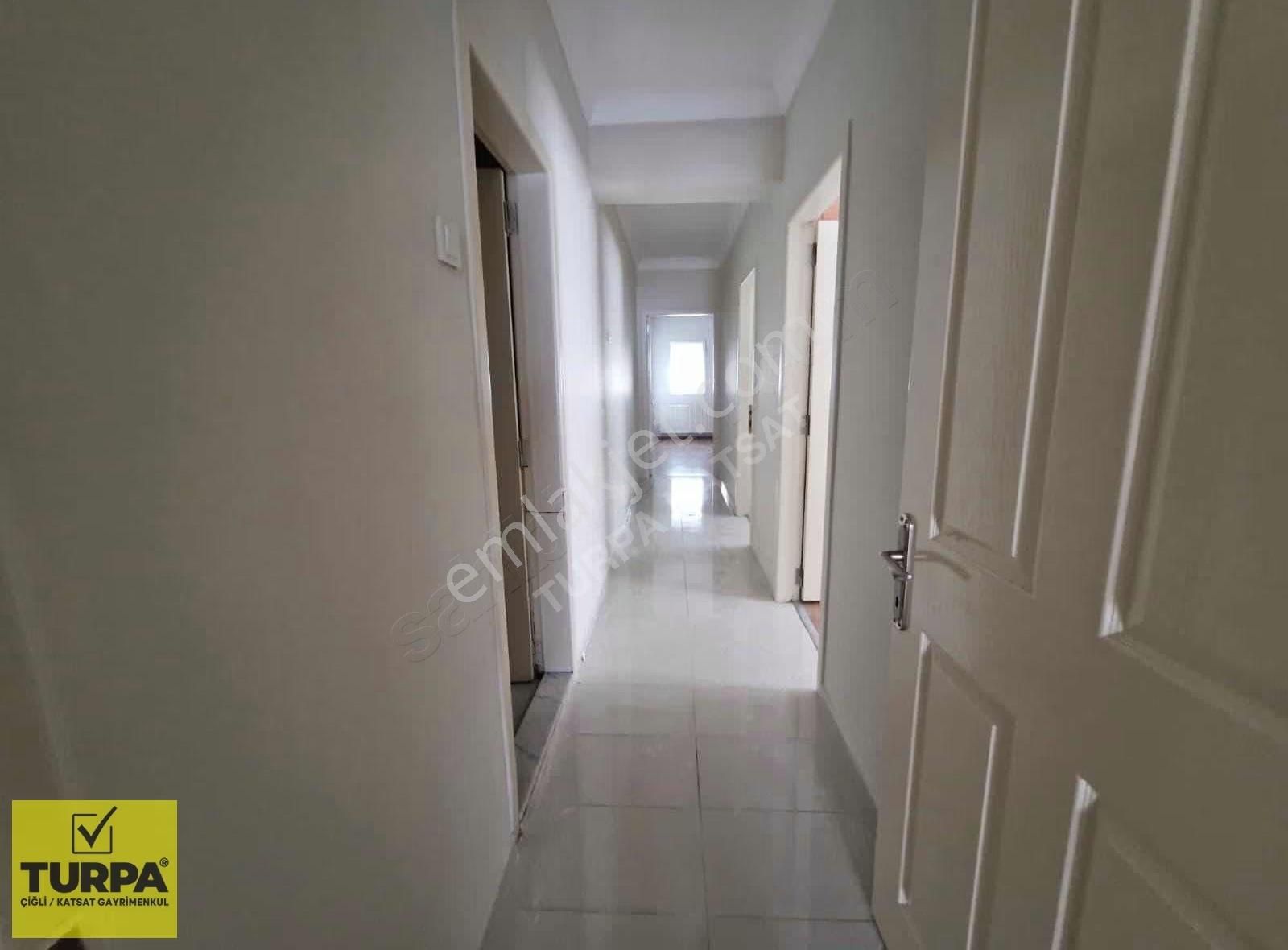 Bostanlı'da Kiralık 3+1 Daire - Denize Yakın Lokasyon - Görsel 5