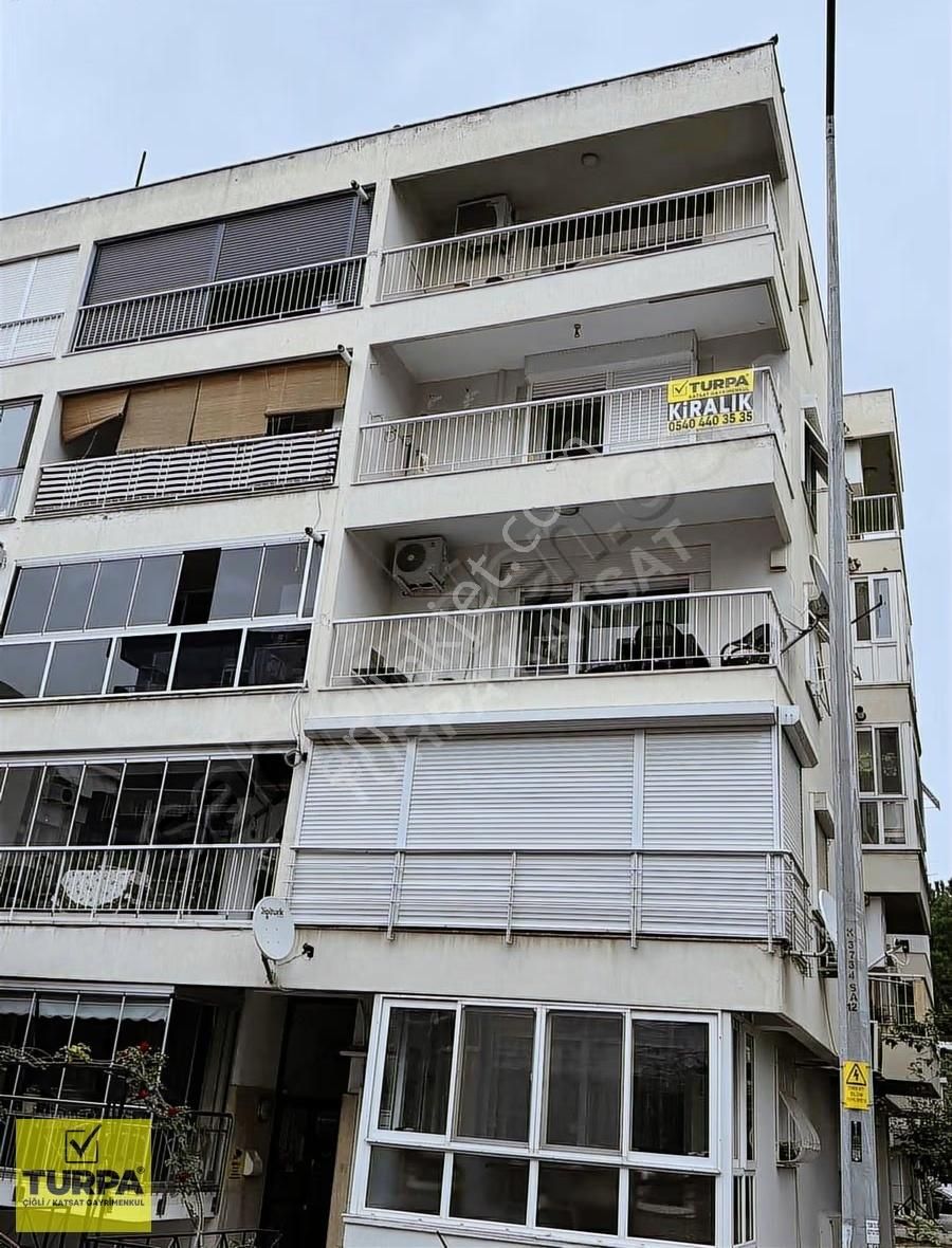 Bostanlı'da Kiralık 3+1 Daire - Denize Yakın Lokasyon