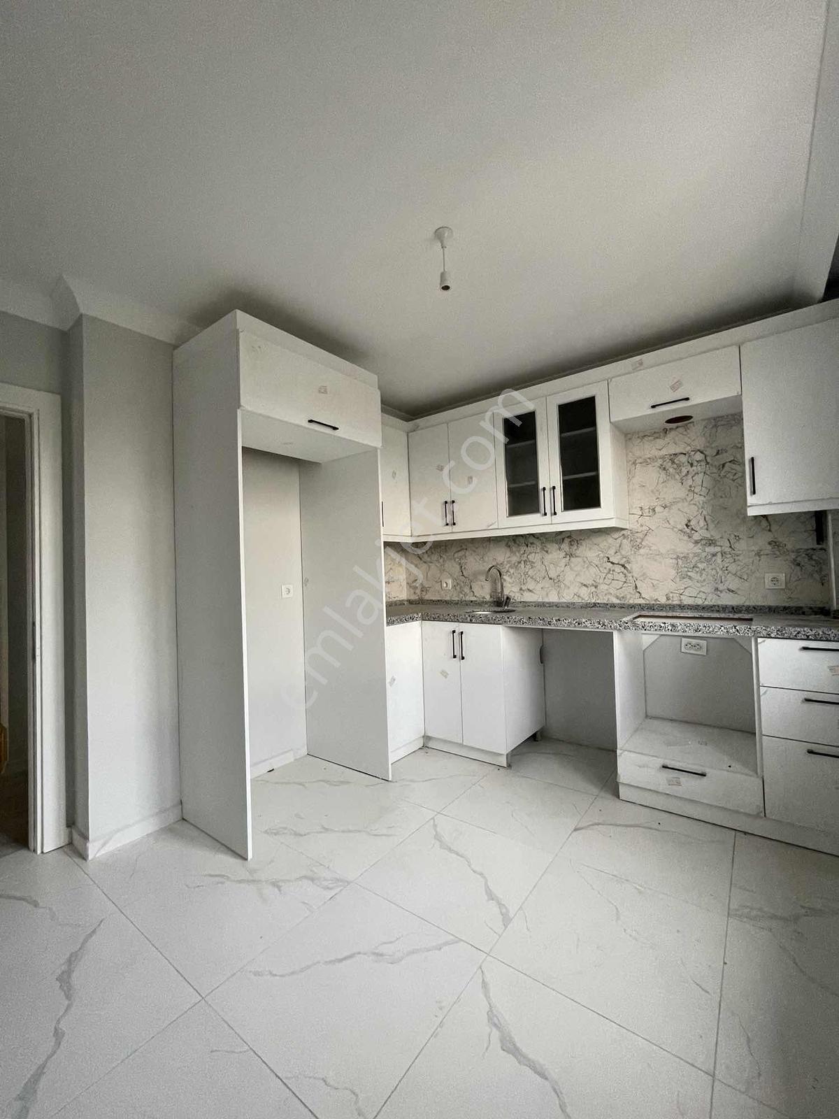 Sultanbeyli Akşemsettin Petrol Yolu Cad Köşe 4+1 Çatı Dubleks - Görsel 27