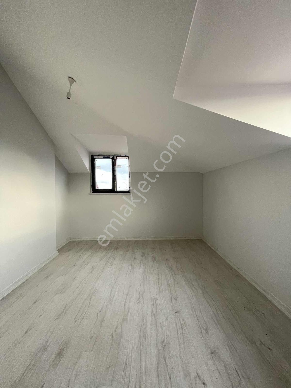 Sultanbeyli Akşemsettin Petrol Yolu Cad Köşe 4+1 Çatı Dubleks - Görsel 11