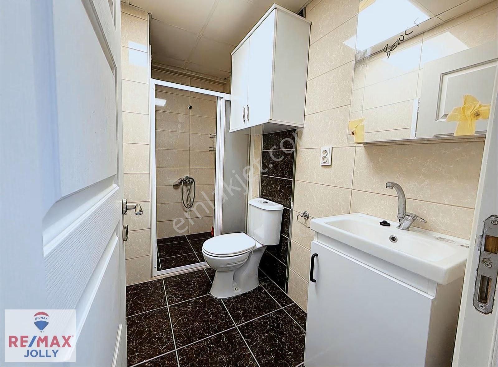 Deu Tınaztepe Üniversitesinin Tam Karşısı 2+0 Fırsat Daire - Görsel 3