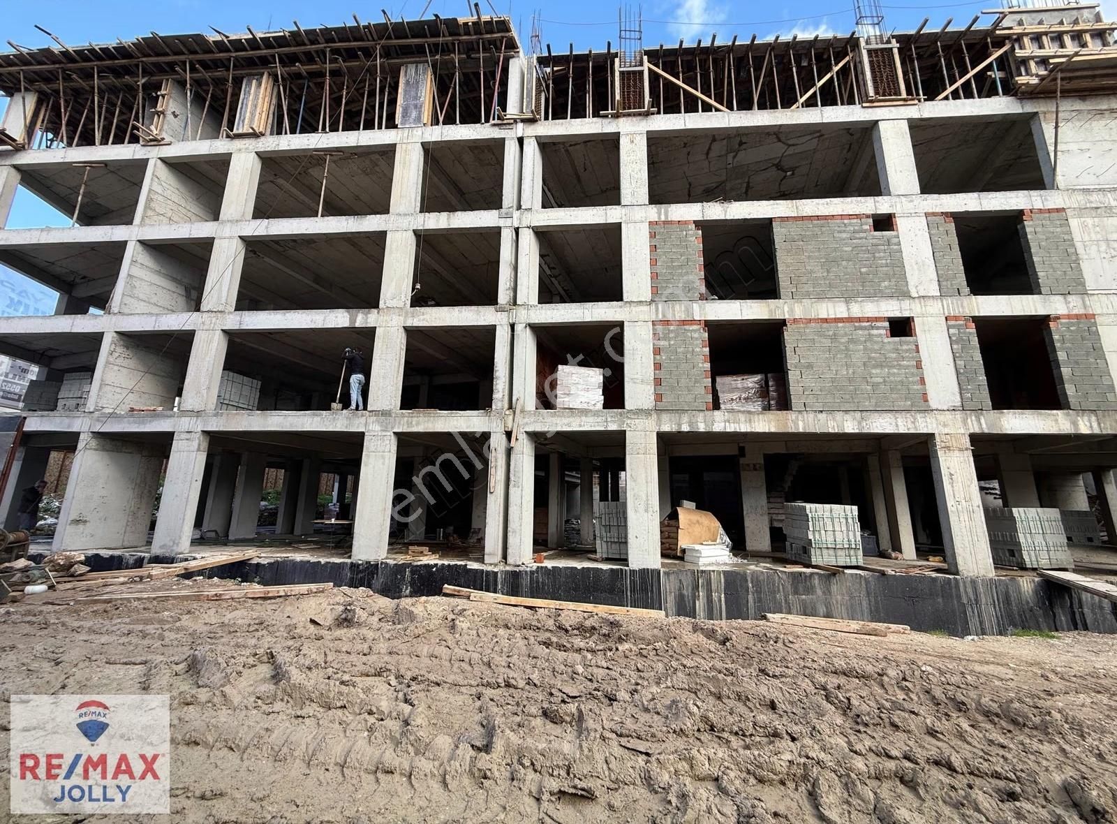 Dokuz Çeşmeler Meydan 160 M² Kiralık Fırsat Dükkan - Görsel 3