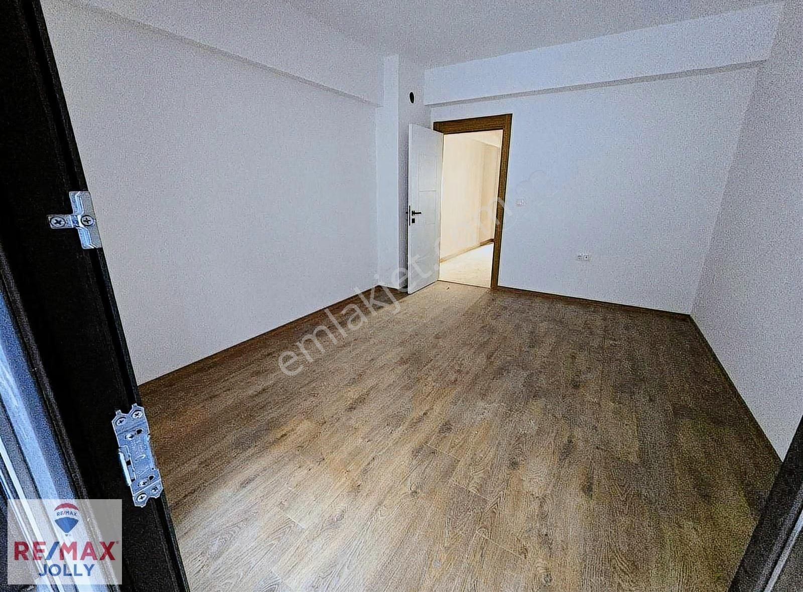 Acil Üçkuyular Demokrası Ünv. Karşısı Arakat 2+1 Fırsat Daire - Görsel 6