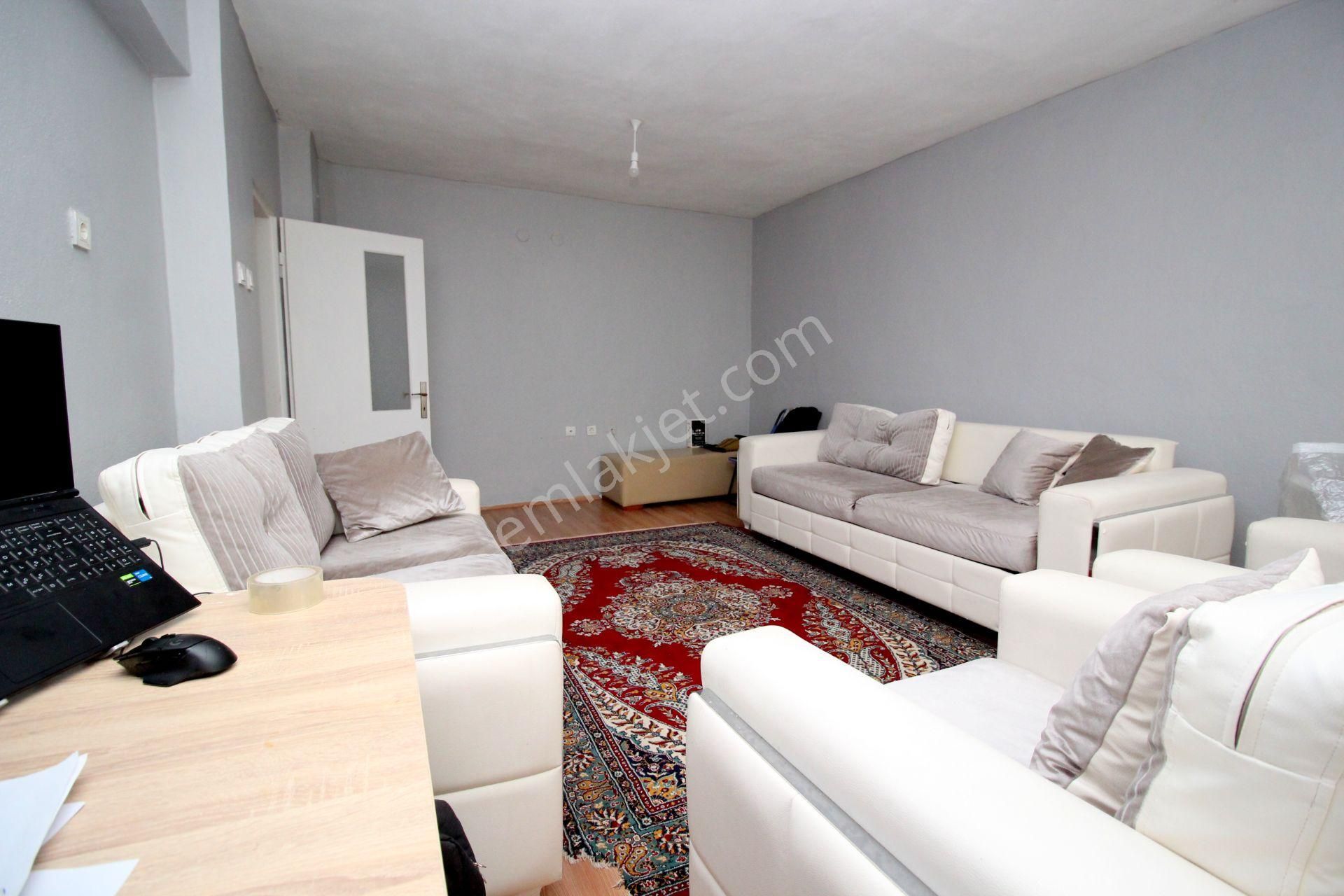 Emre Emlak'tan Selçuklu'da Arakat Ön Cephe Satılık 3+1 Daire - Görsel 9