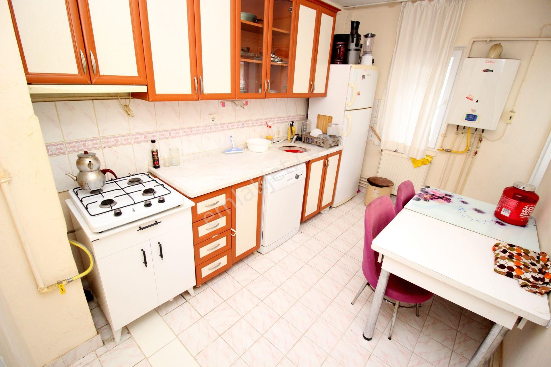 Emre Emlak'tan Selçuklu'da Arakat Ön Cephe Satılık 3+1 Daire - Görsel 3