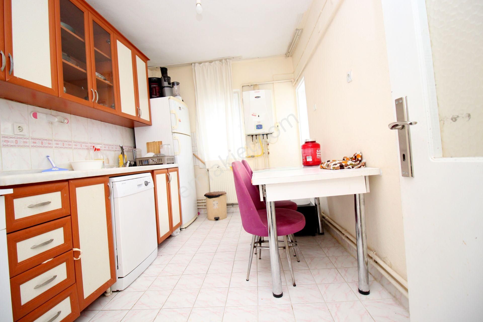 Emre Emlak'tan Selçuklu'da Arakat Ön Cephe Satılık 3+1 Daire - Görsel 5