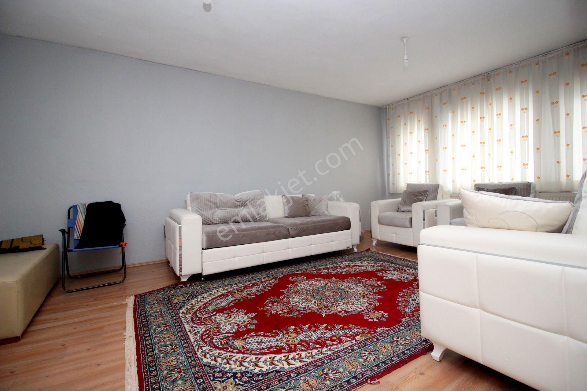 Emre Emlak'tan Selçuklu'da Arakat Ön Cephe Satılık 3+1 Daire - Görsel 6