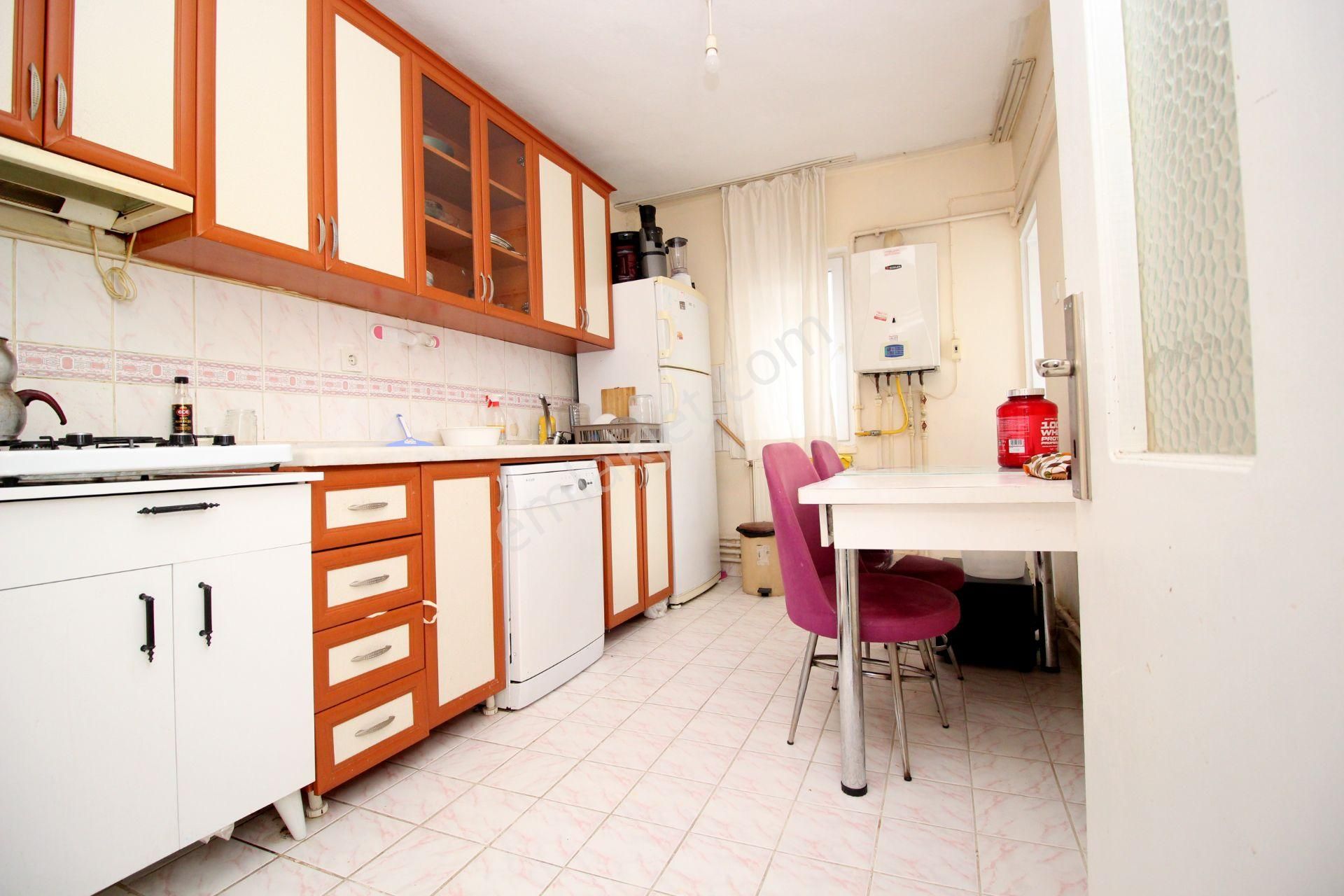 Emre Emlak'tan Selçuklu'da Arakat Ön Cephe Satılık 3+1 Daire - Görsel 4