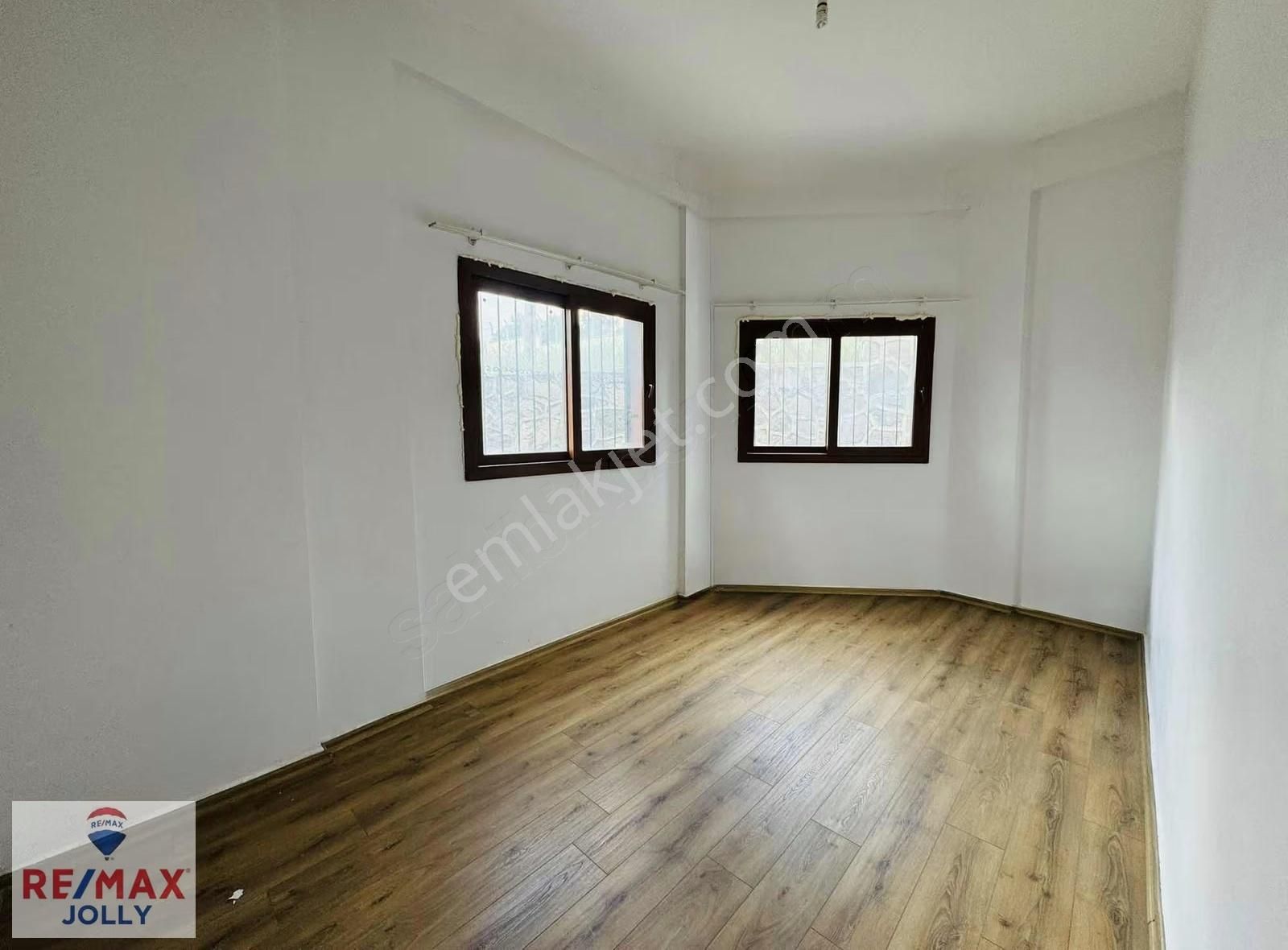 Bornova Merkeze 5 Dk Mesafede Bahçe Katı Kiralık 2+1 - Görsel 12