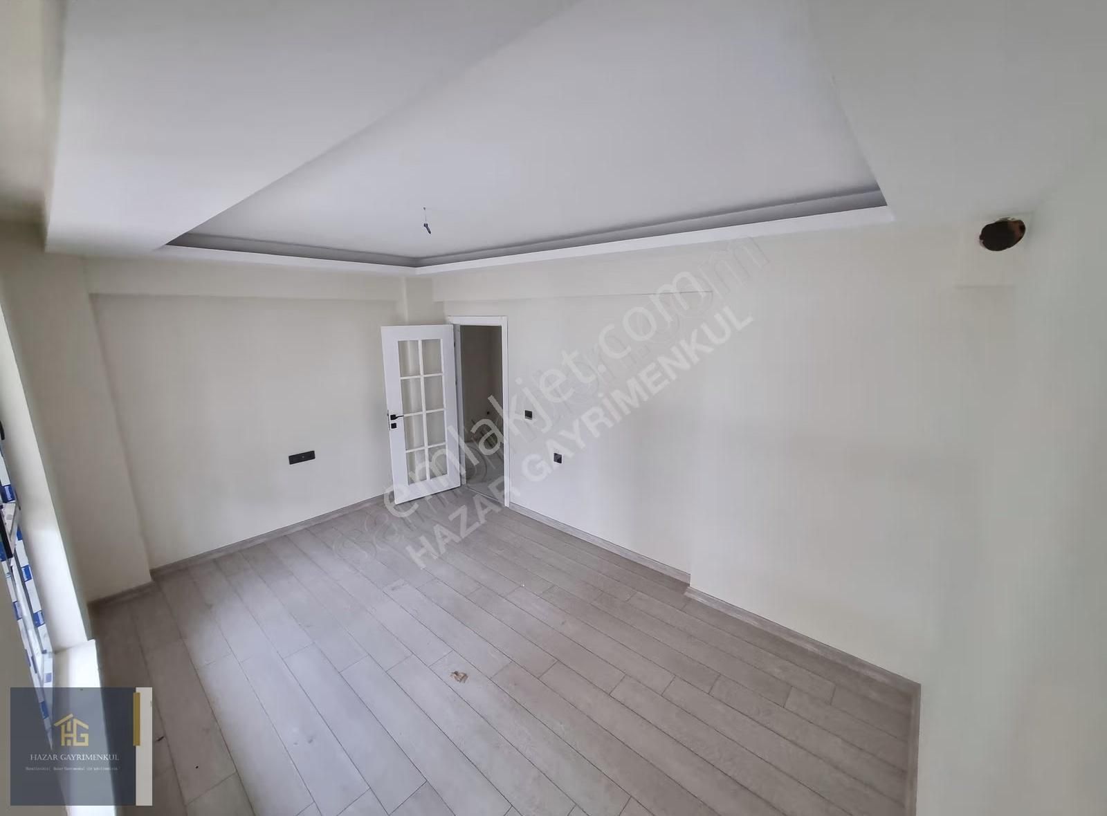 Hazardan--acil--mendereste Köşe Başı Yola Cephe Yüksek Giriş 3+1 - Görsel 10