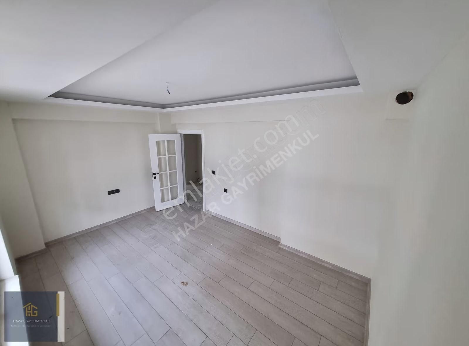 Hazardan--acil--mendereste Köşe Başı Yola Cephe Yüksek Giriş 3+1 - Görsel 24