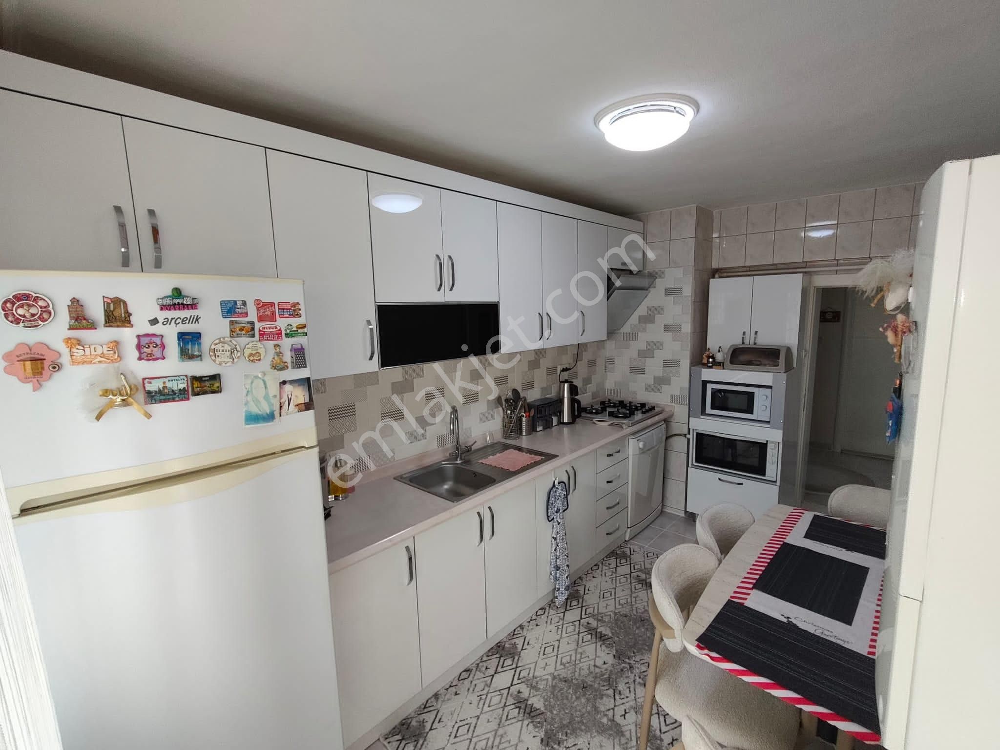Yılmaz Gayrimenkul'den Pınarbaşı Mah 3+1 4. Katta 3299 Pazarlıklı Ultra Lüxyapılı 130m2 Daire - Görsel 2