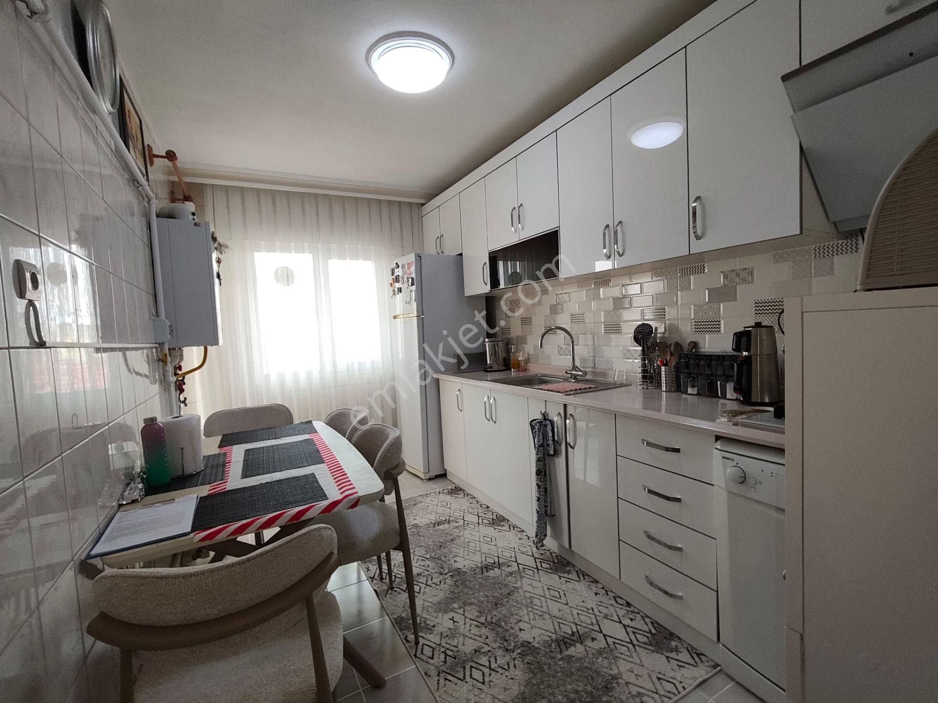 Yılmaz Gayrimenkul'den Pınarbaşı Mah 3+1 4. Katta 3299 Pazarlıklı Ultra Lüxyapılı 130m2 Daire - Görsel 24