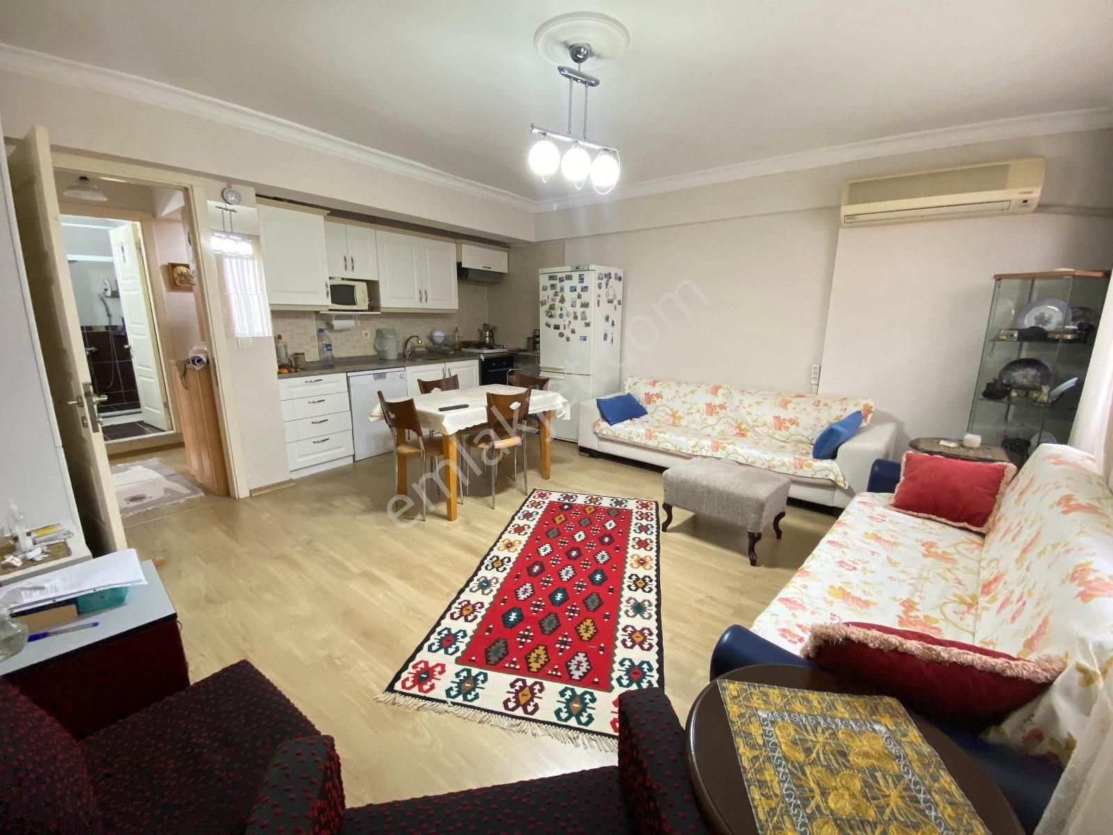 Seferihisar Ürkmez Merkez De Satılık 2+1 Yazlık Daire Denize 200 Metre - Görsel 18