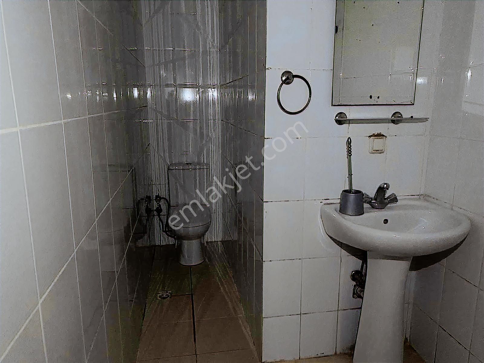 Kuşadası Davutlarda Devamlı Kiralık Boş 1+1 Daire - Görsel 4