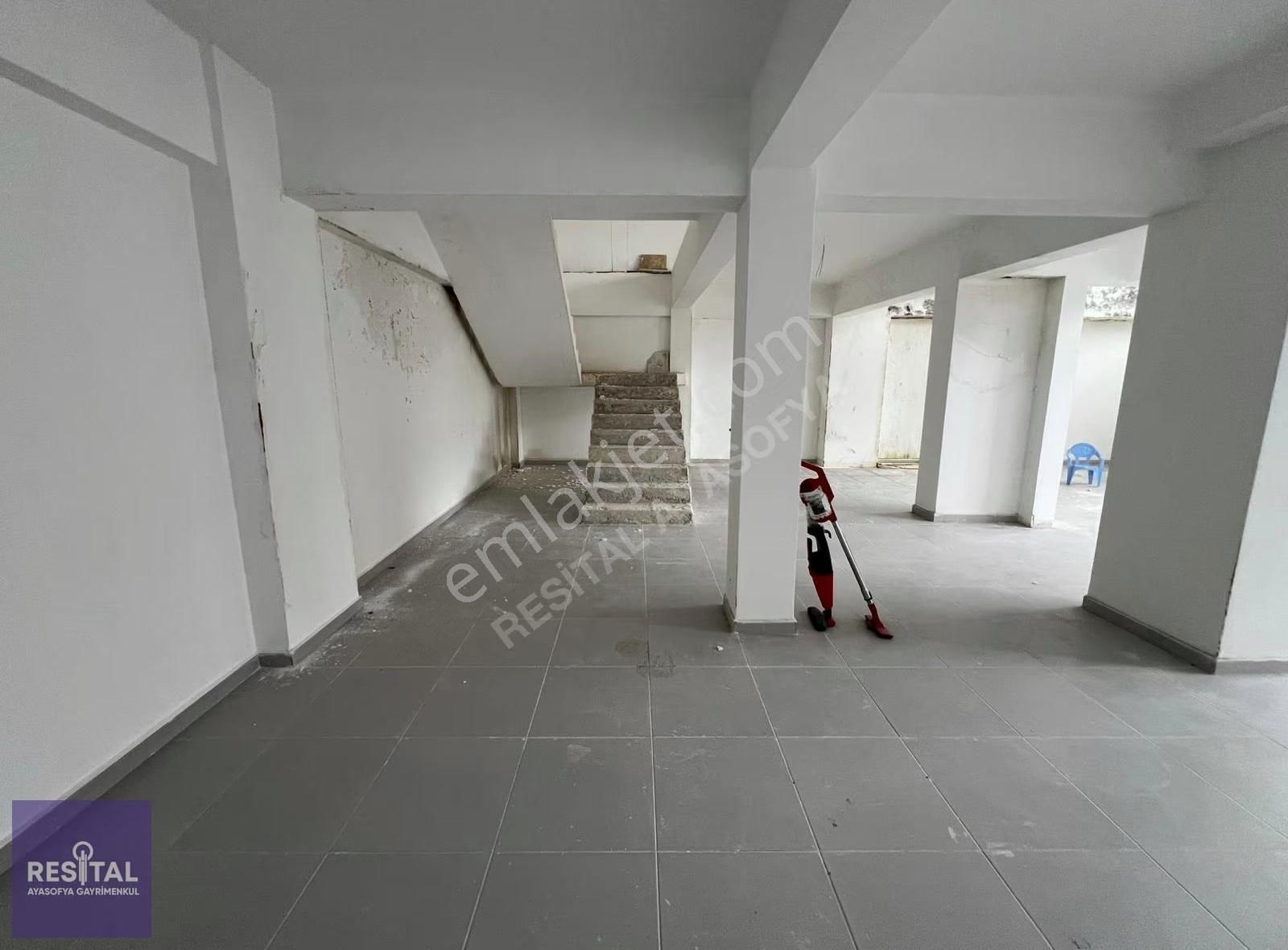 Görüklede Kiralık Geniş Dükkan (300 M²) - Görsel 6