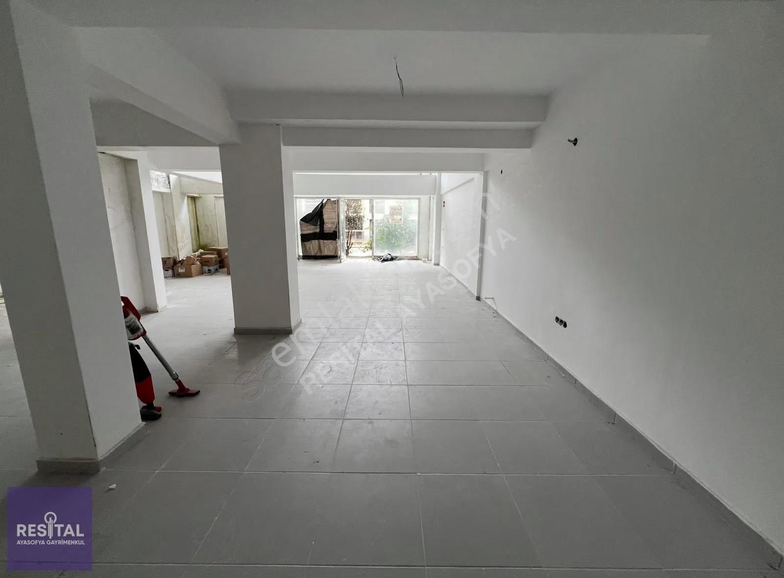 Görüklede Kiralık Geniş Dükkan (300 M²) - Görsel 10