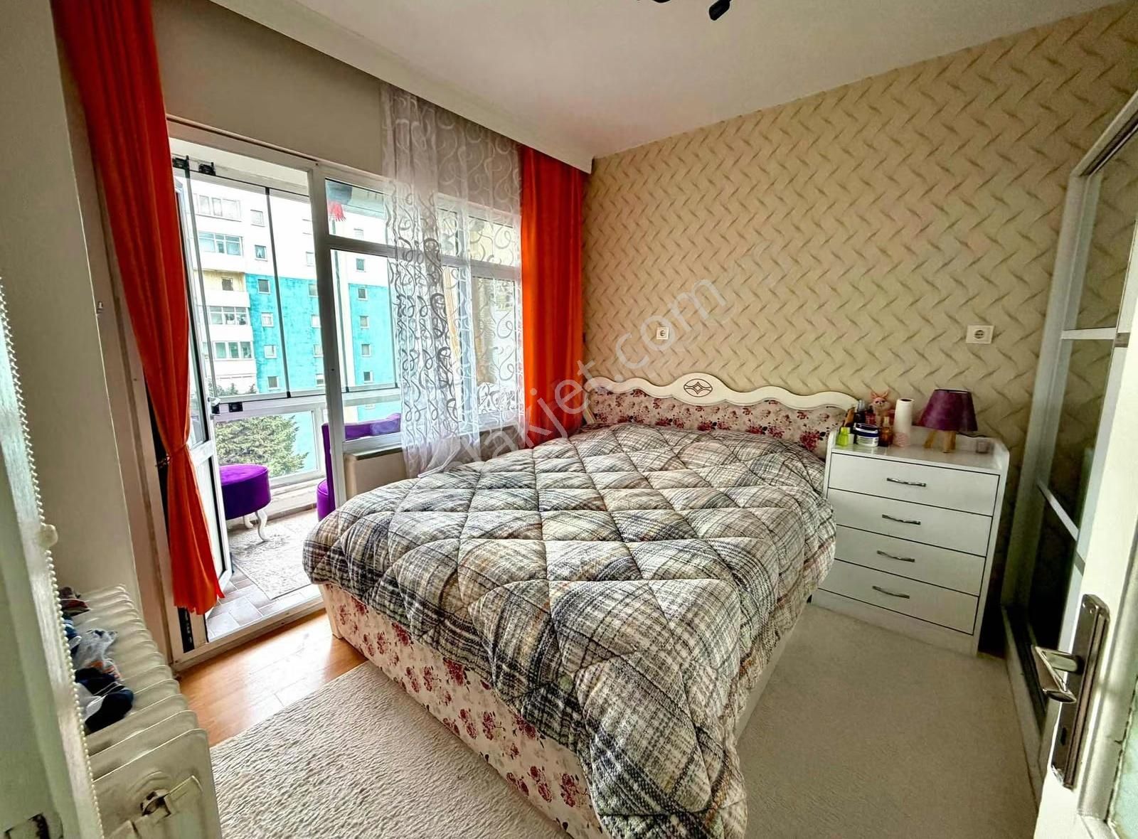 Çanakkale Cevatpaşa Mahallesinde Deniz Manzaralı 3+1 Daire - Görsel 8