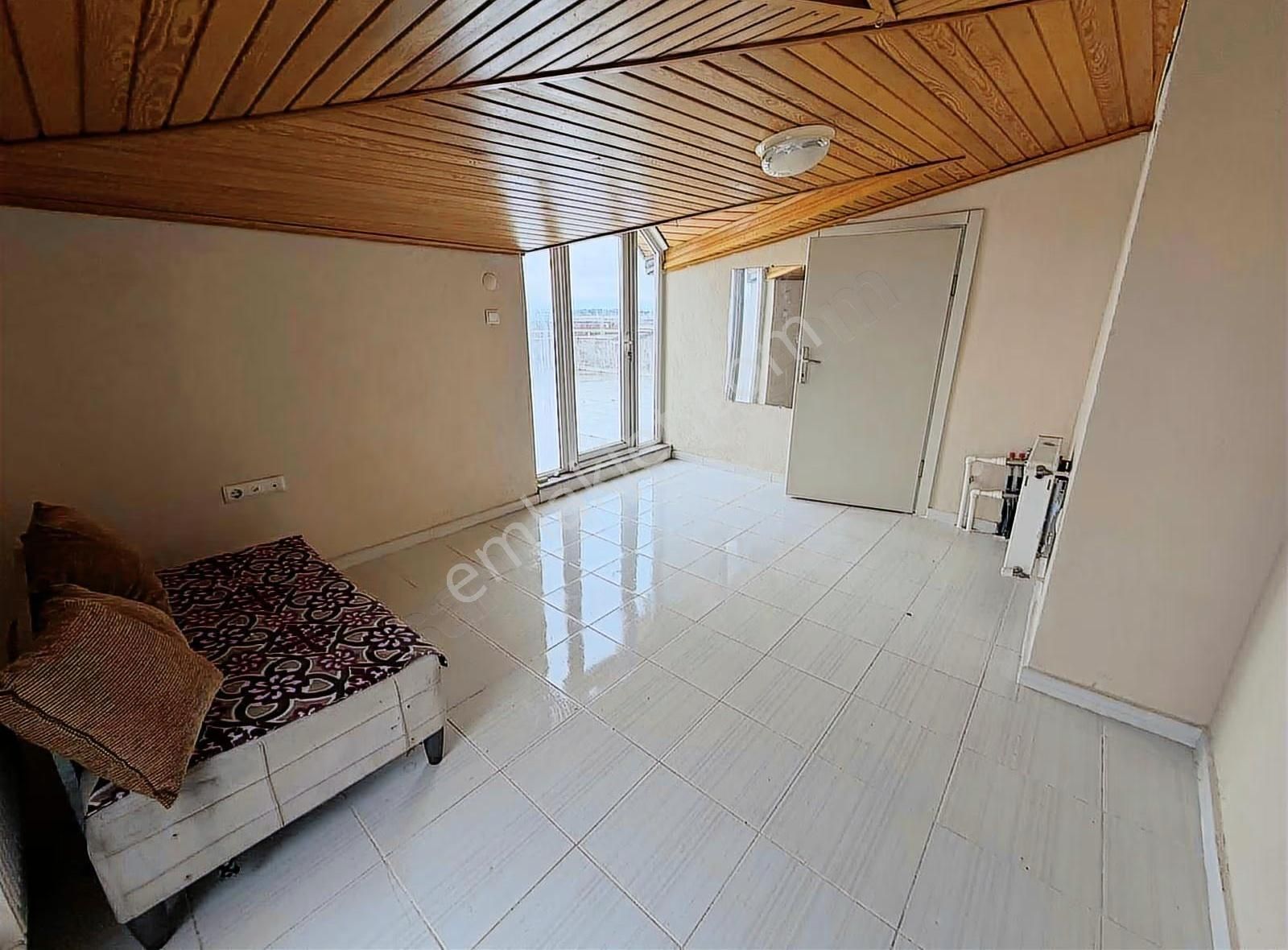 Barbaros Havaalanı Karşısı Teraslı 2+1 Satılık Daire !! - Görsel 4