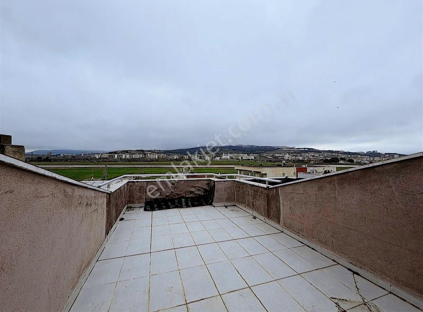 Barbaros Havaalanı Karşısı Teraslı 2+1 Satılık Daire !! - Görsel 6