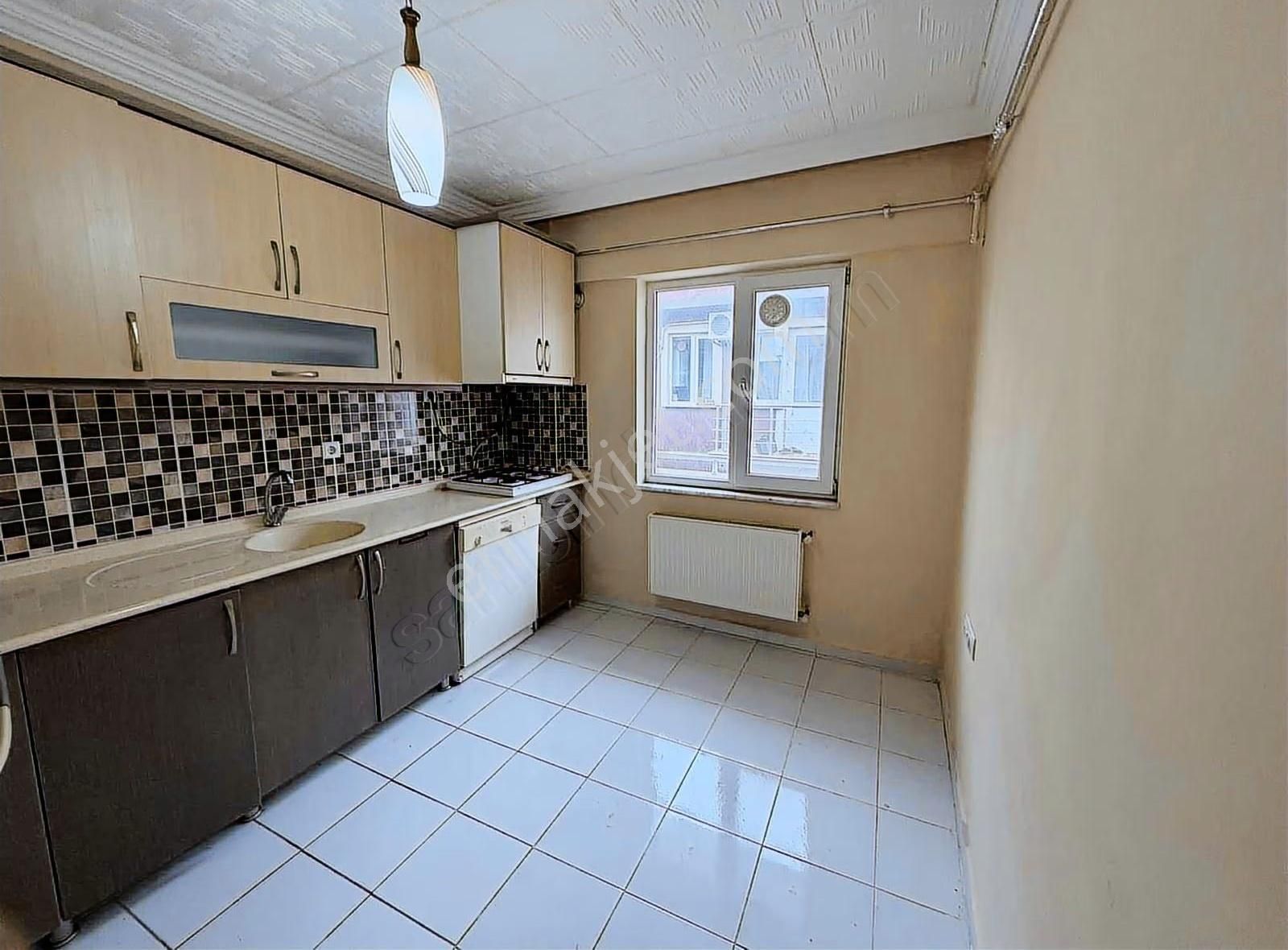 Barbaros Havaalanı Karşısı Teraslı 2+1 Satılık Daire !! - Görsel 5