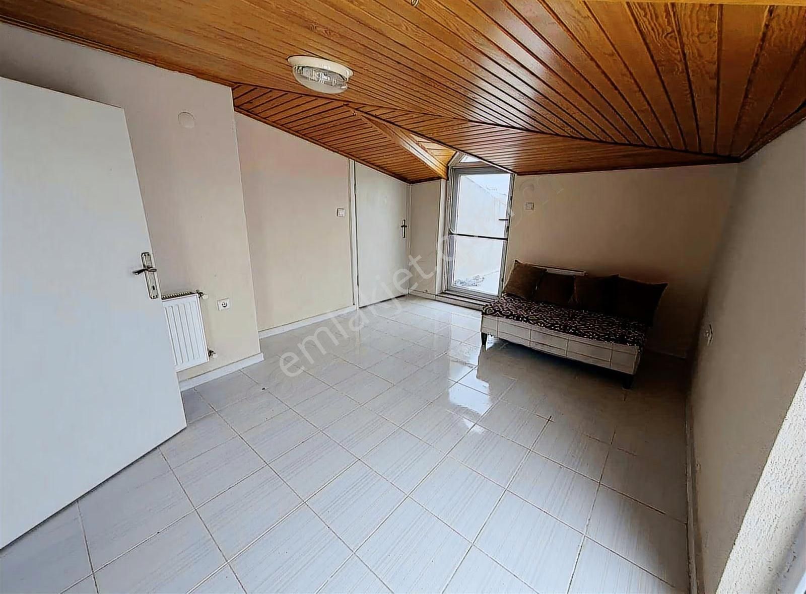 Barbaros Havaalanı Karşısı Teraslı 2+1 Satılık Daire !! - Görsel 12