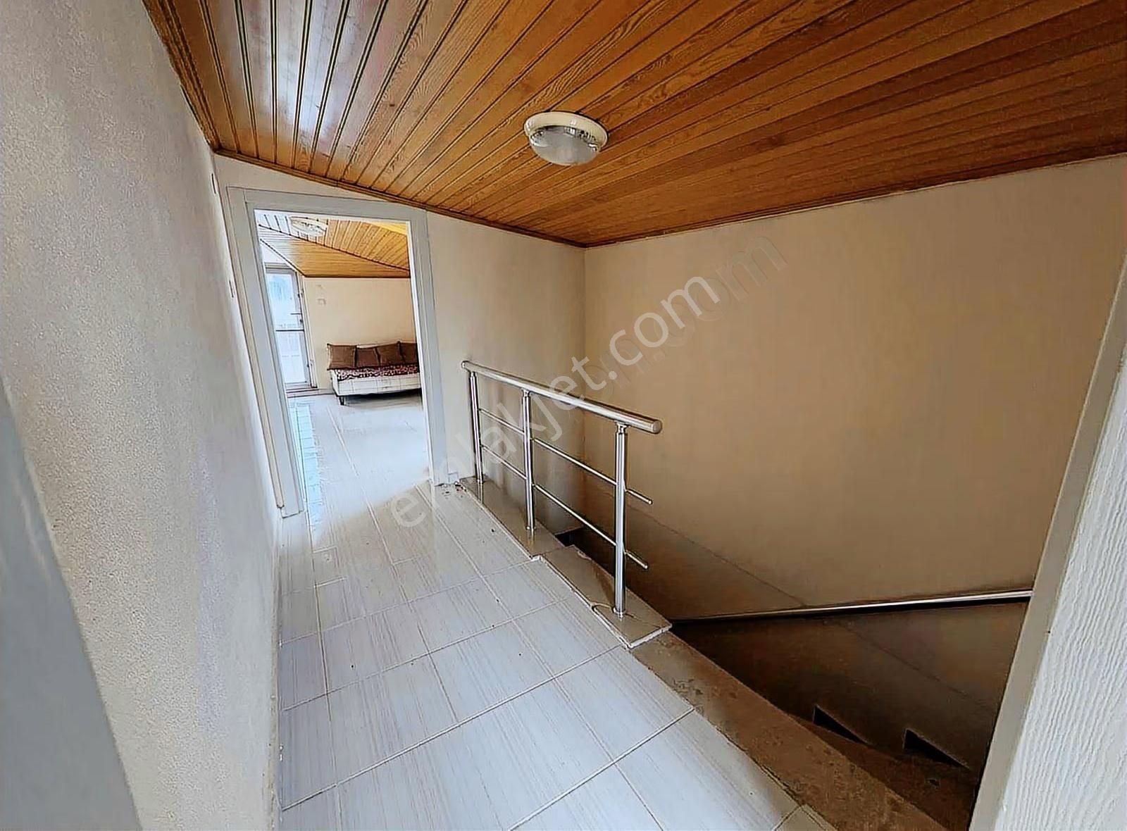 Barbaros Havaalanı Karşısı Teraslı 2+1 Satılık Daire !! - Görsel 8