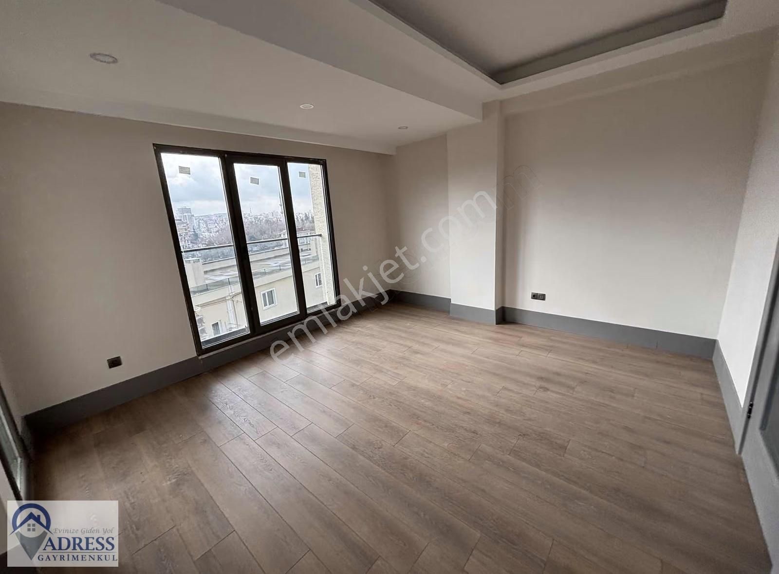 Çekmeköy Merkez Mahallesinde 3+1 | Kapalı Otoparklı - Görsel 12