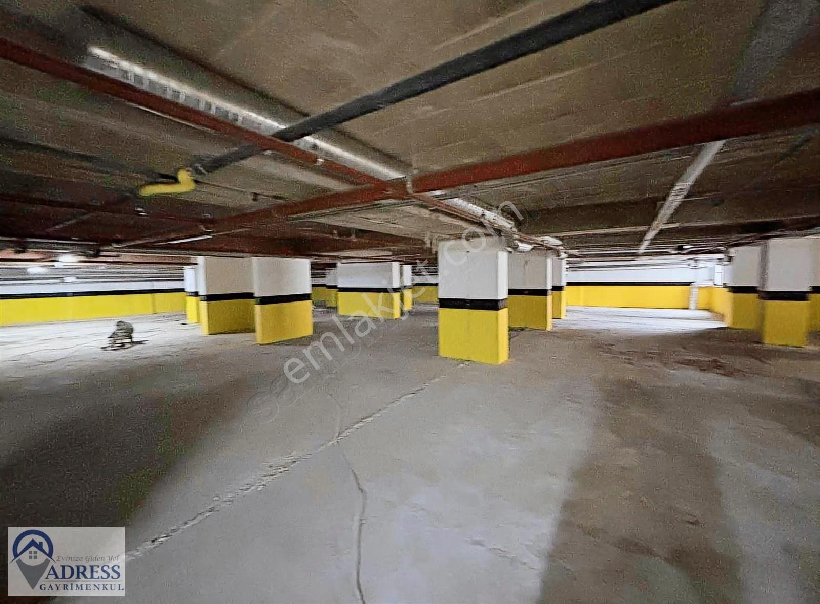 Çekmeköy Merkez Mahallesinde 3+1 | Kapalı Otoparklı - Görsel 17