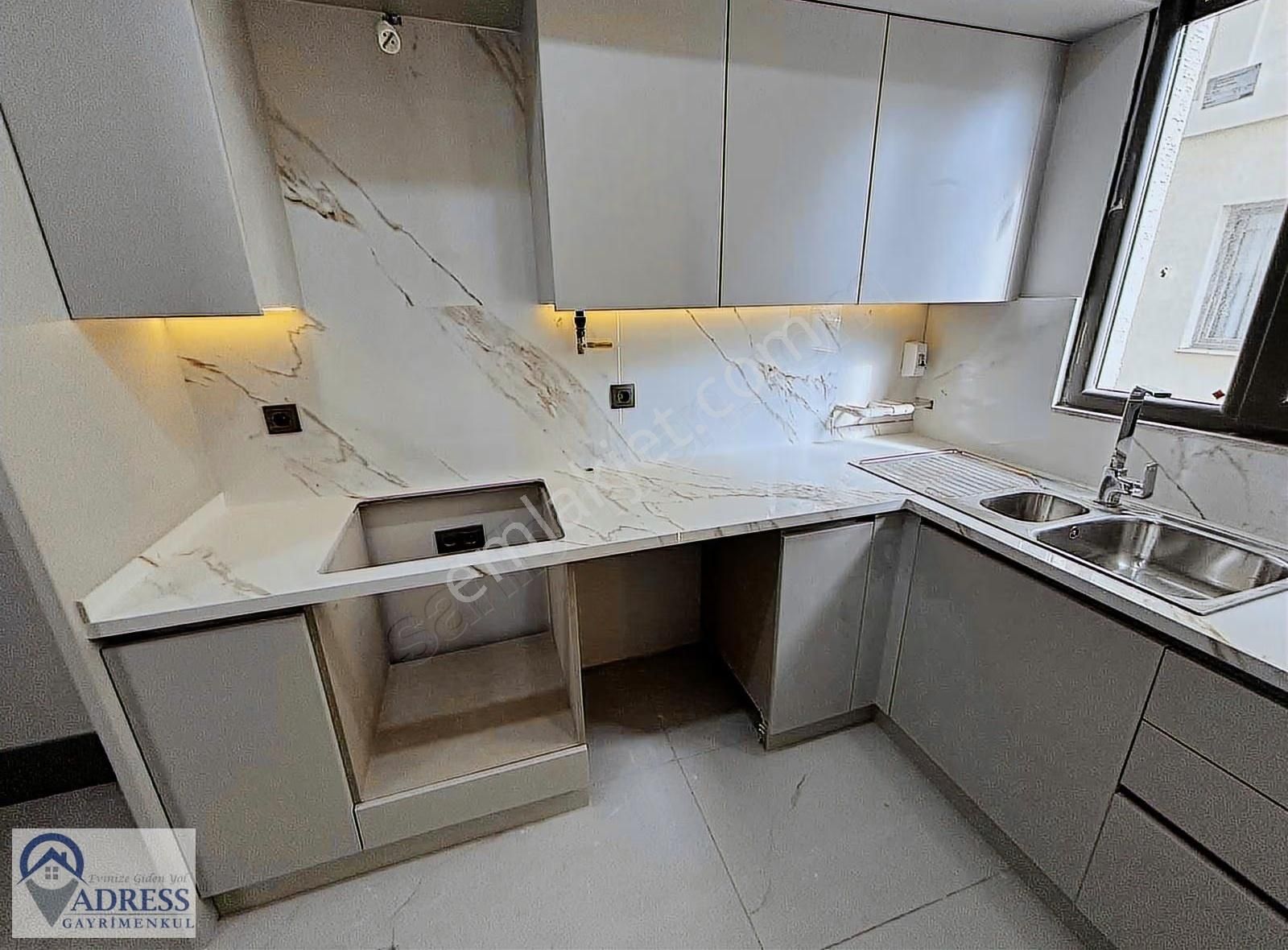 Çekmeköy Merkez Mahallesinde 3+1 | Kapalı Otoparklı - Görsel 29