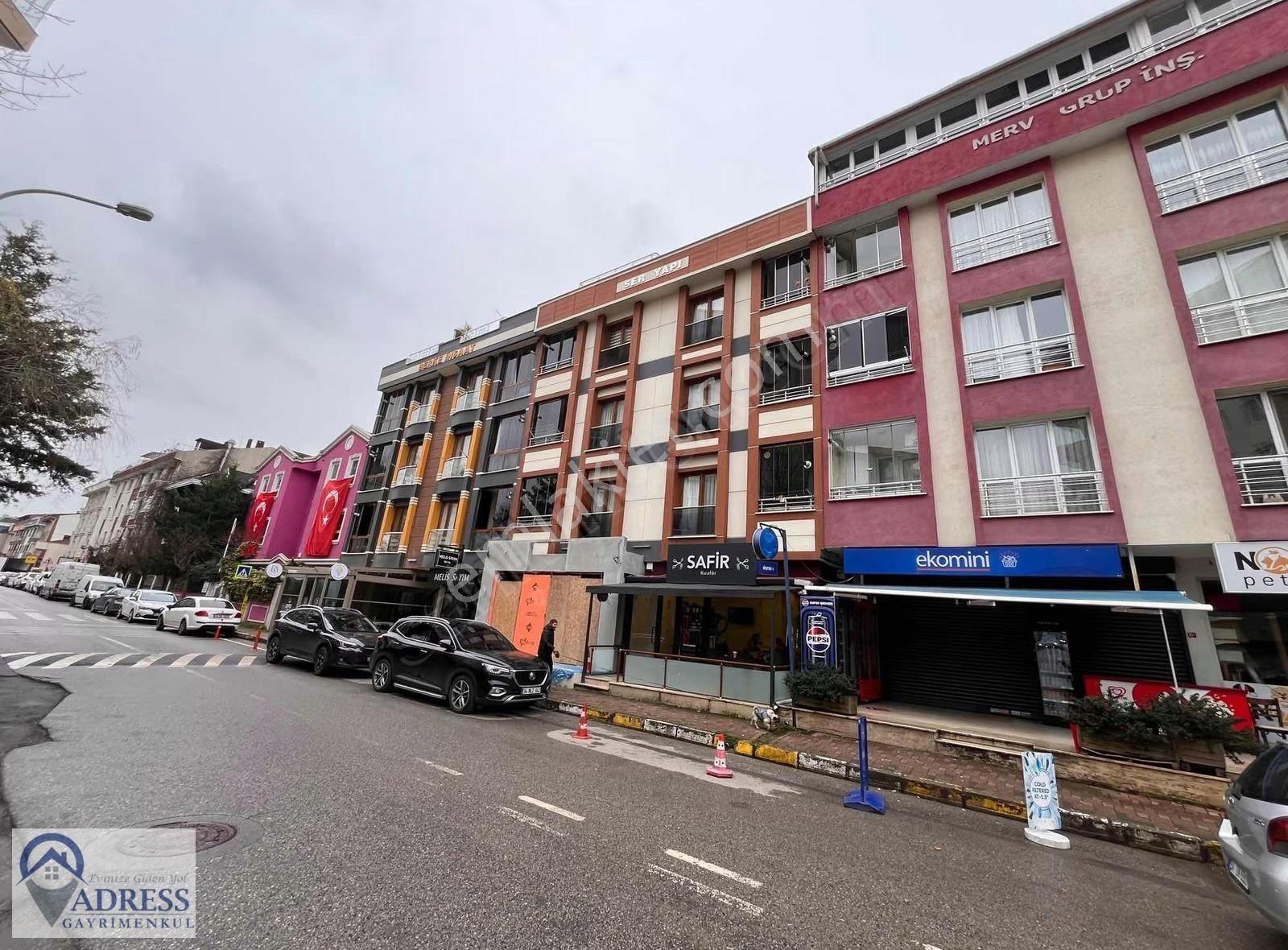 Çekmeköy Mimar Sinan'da Yeşilkayalar Çad. Satılık 2+1 - Görsel 2