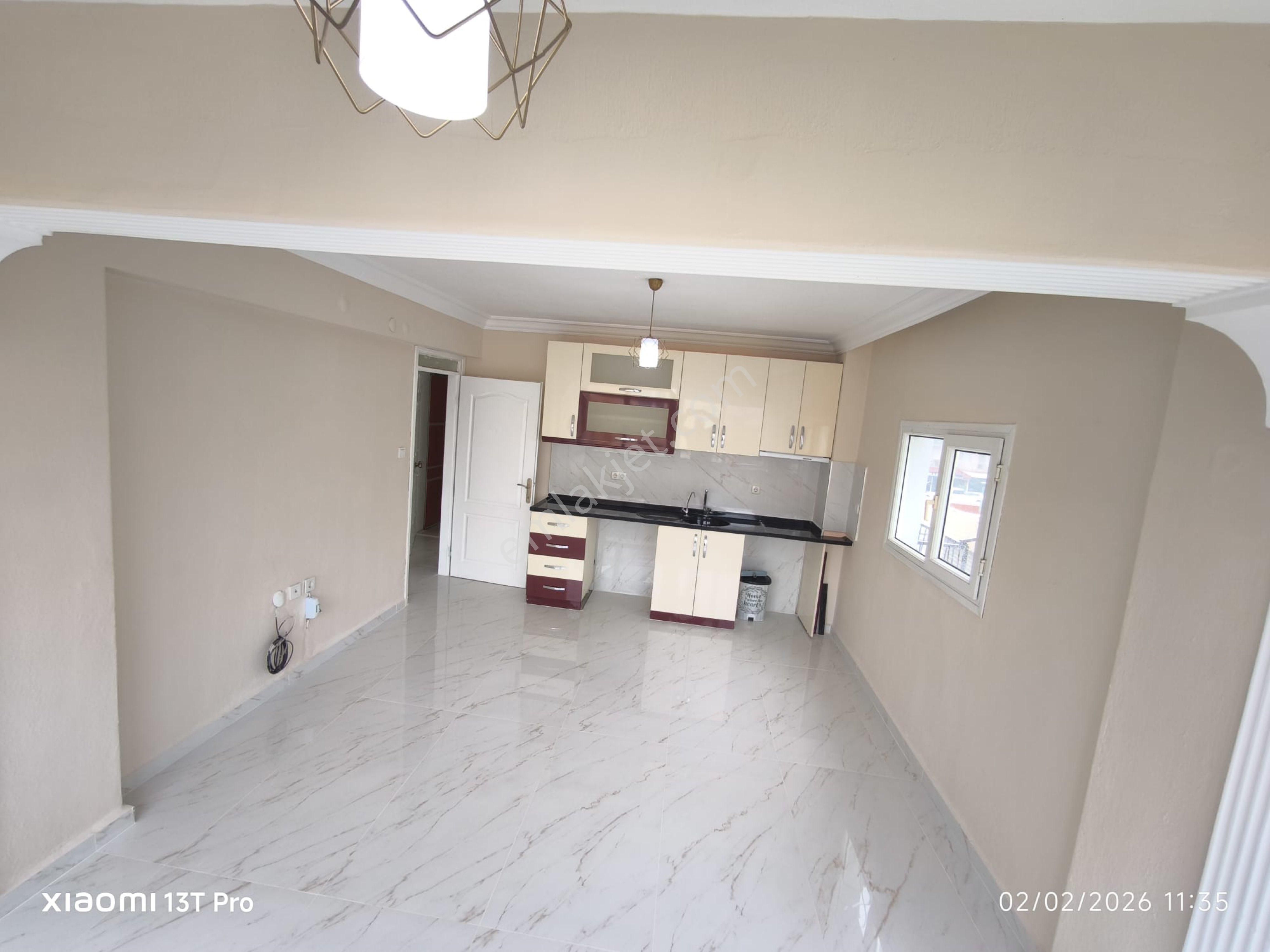 Seferihisar Ürkmez’de Satılık Ara Kat Masrafsız 2 + 1 Daire - Görsel 4