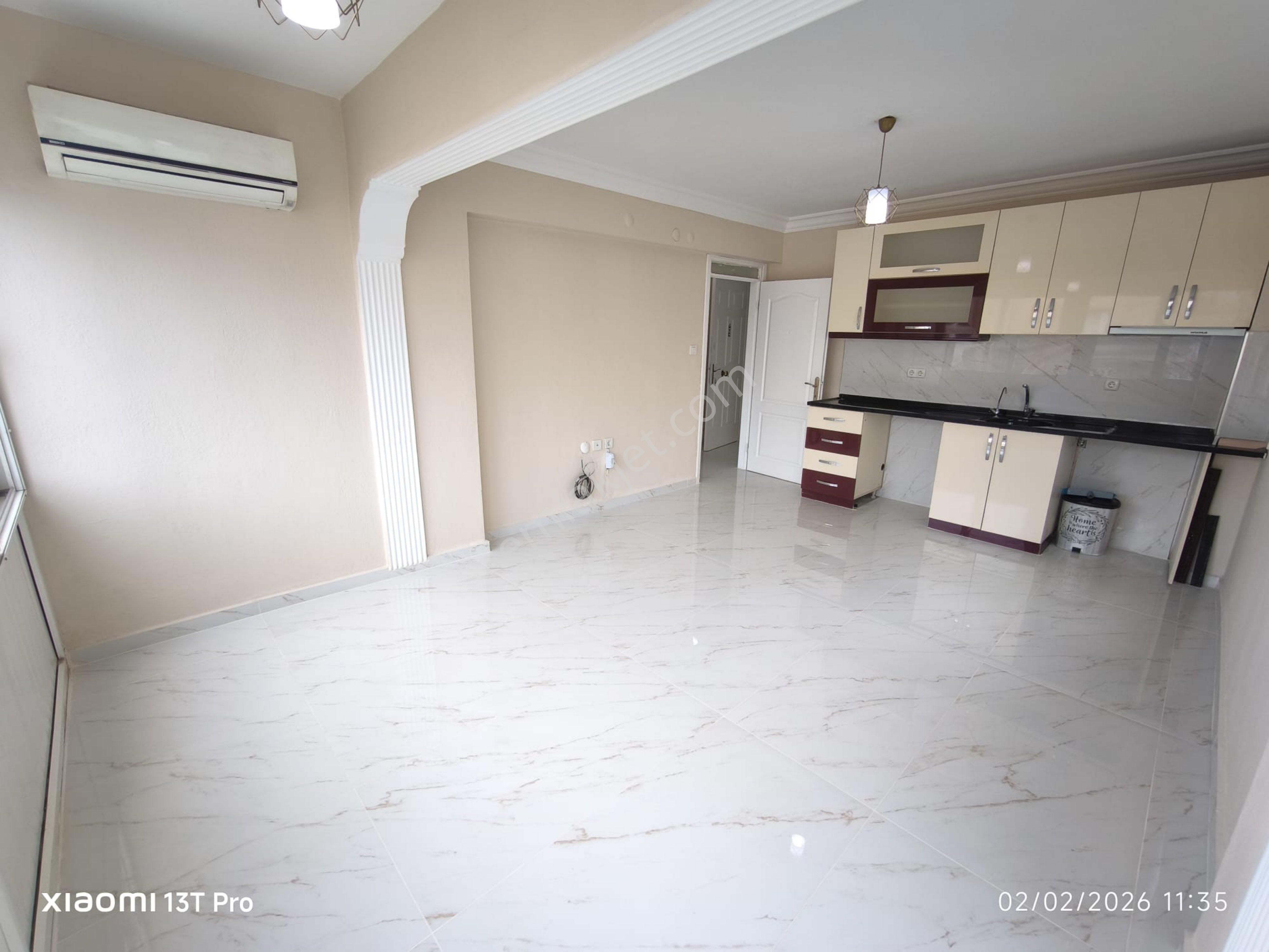 Seferihisar Ürkmez’de Satılık Ara Kat Masrafsız 2 + 1 Daire - Görsel 3