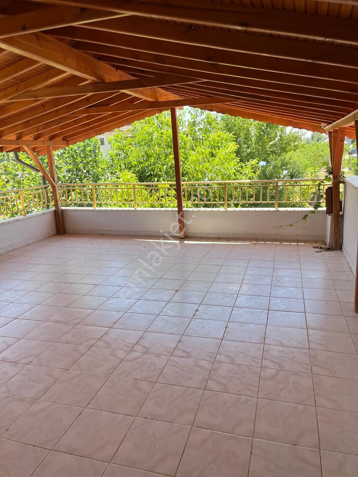 Konya Meram Kozağaç Mah.hatıp Yoluna 200 M2 2.katlı Bahçeli Satılık Müstakil Ev - Görsel 2