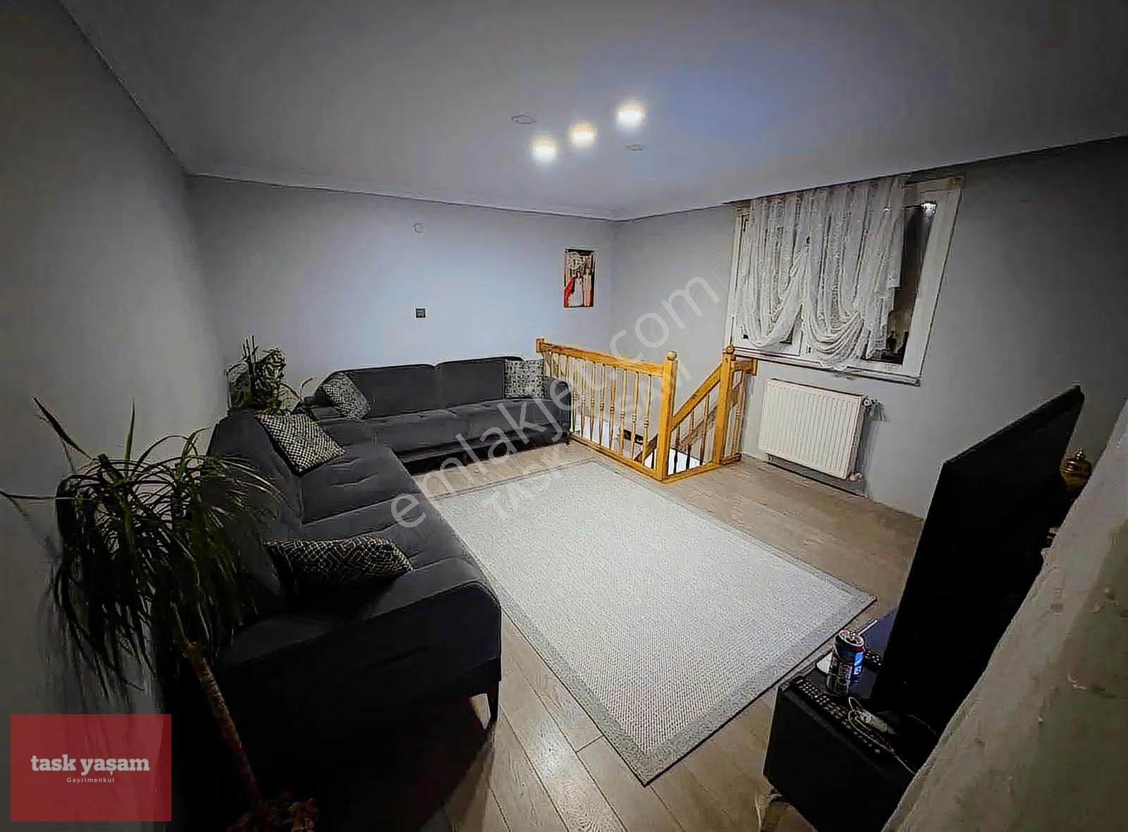 Gülbaharda Caddeye Yakın Satılık Dublex Daire - Görsel 2